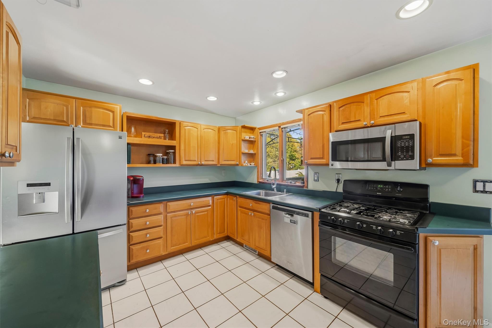 12 Barnett Road W – For Sale photo 7