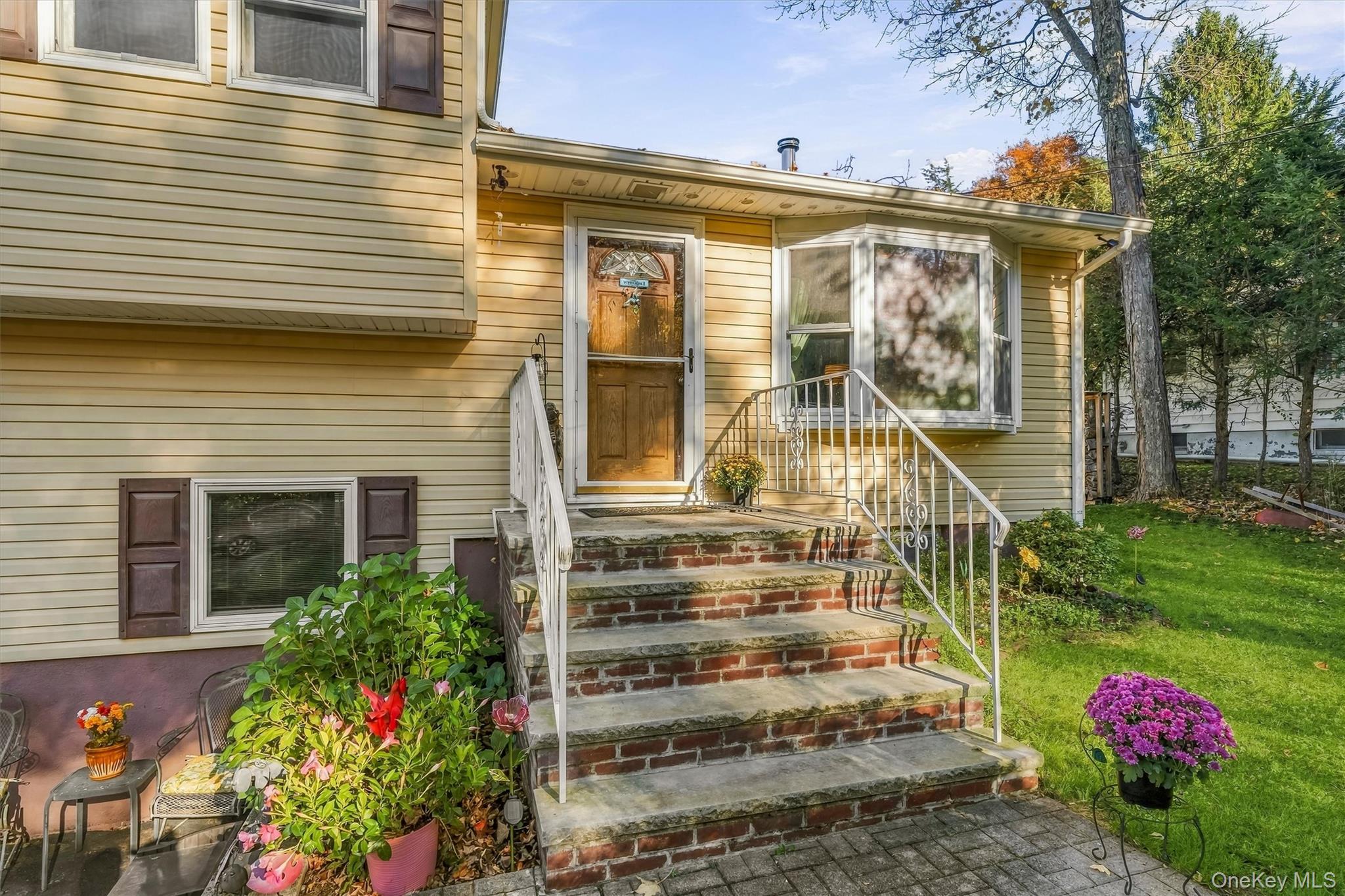 12 Barnett Road W – For Sale photo 3