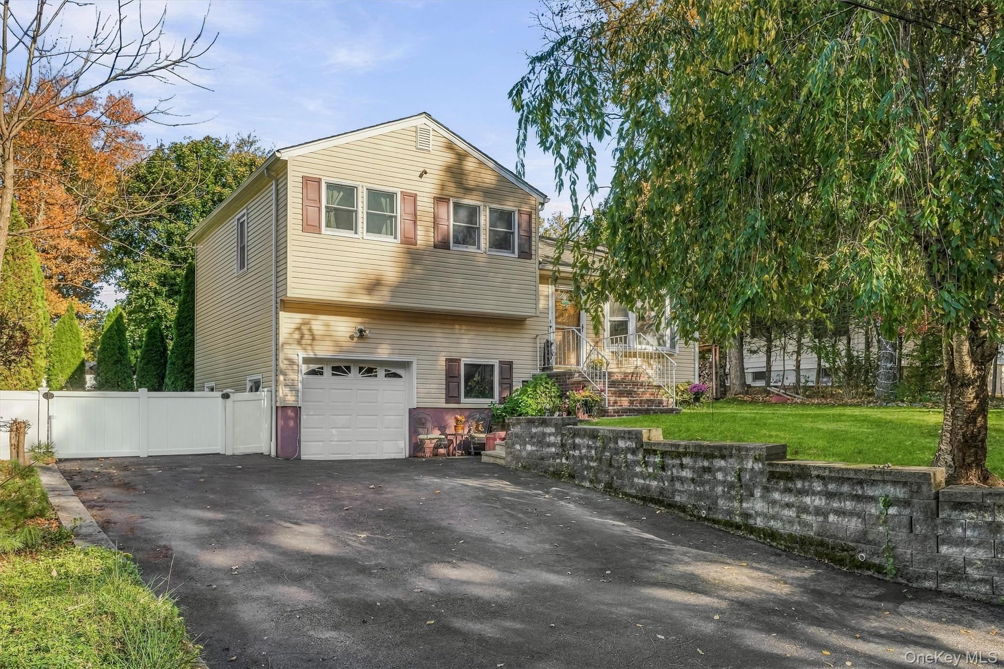 12 Barnett Road W – For Sale photo 2