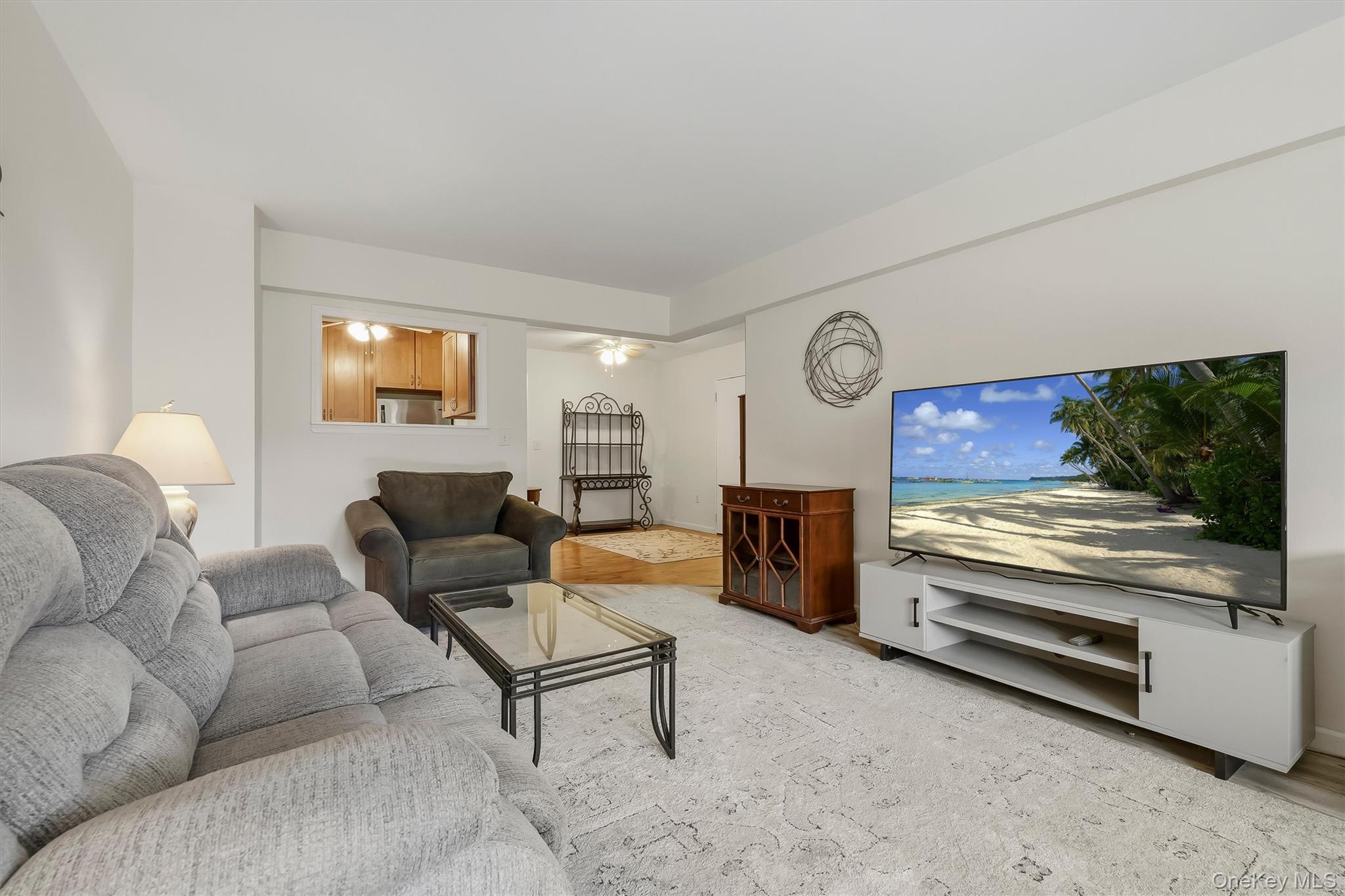 60 Barker Street, Unit 420 photo 14