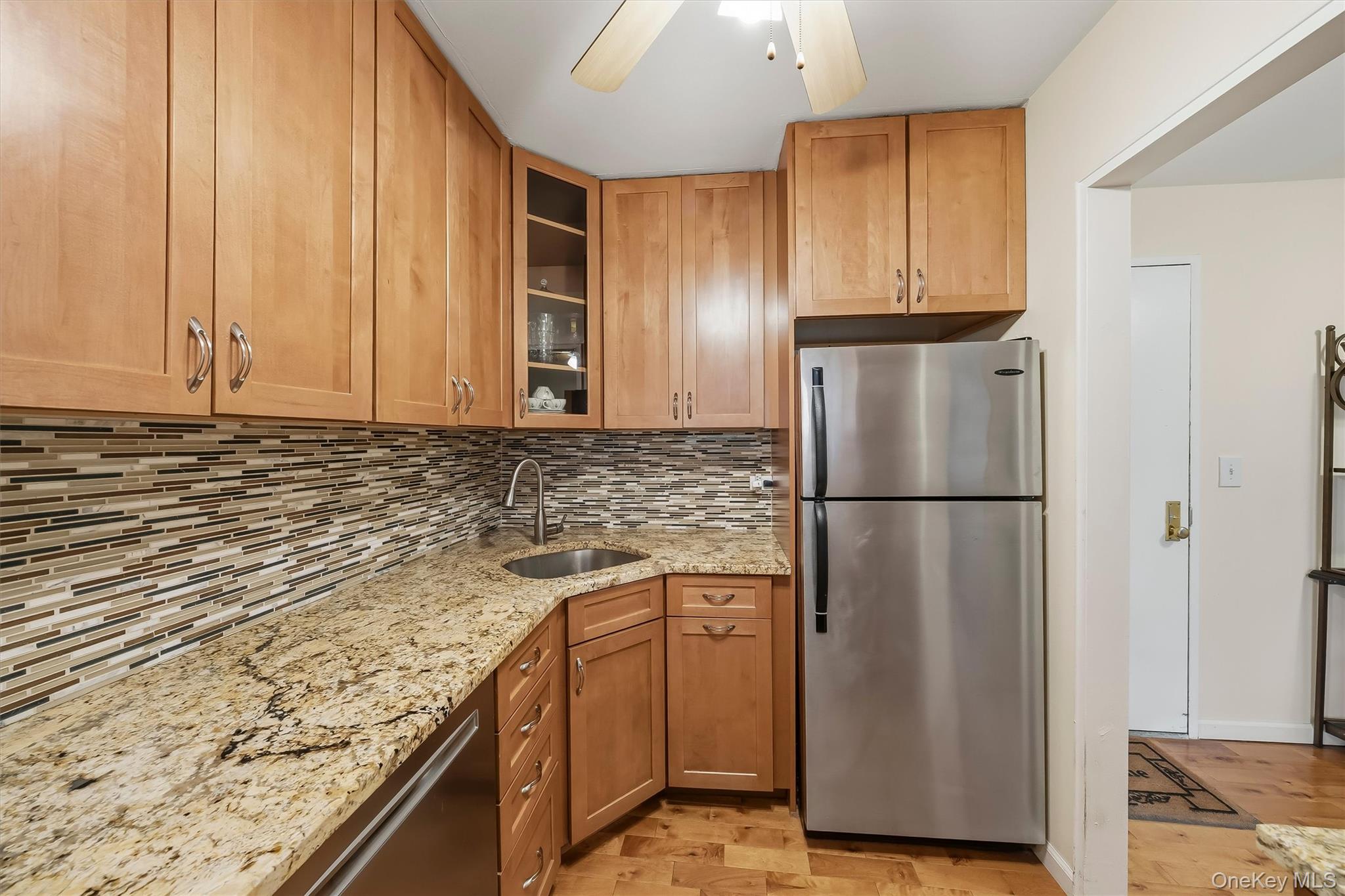 60 Barker Street, Unit 420 photo 19