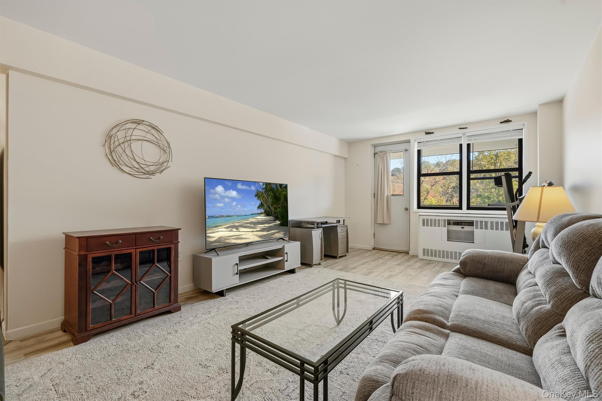 60 Barker Street, Unit 420 photo 11