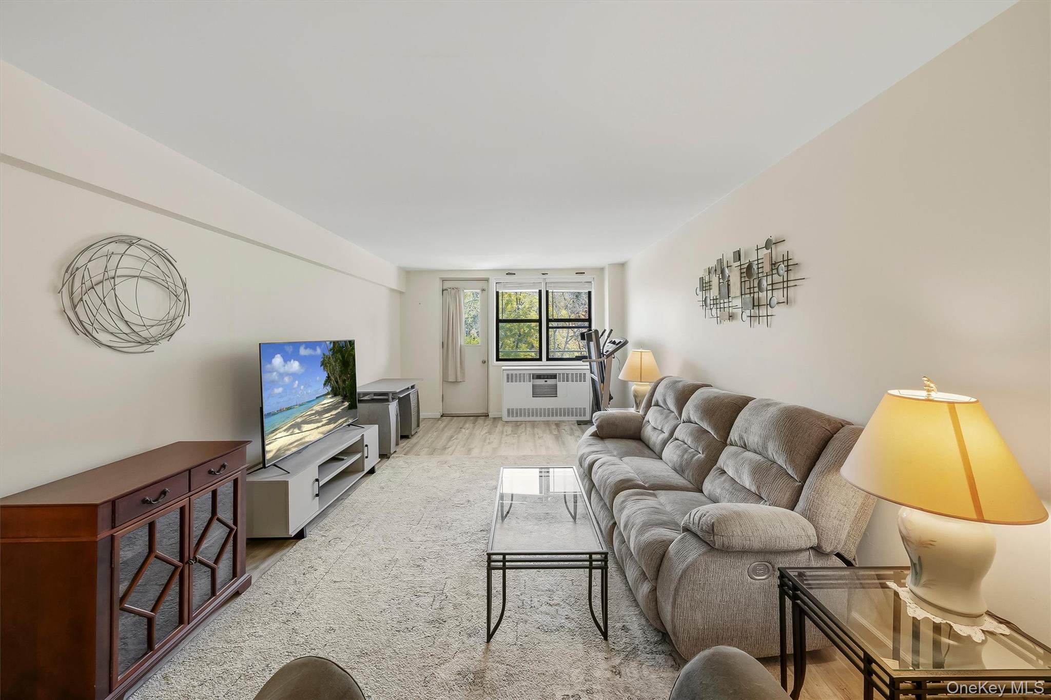 60 Barker Street, Unit 420 photo 9