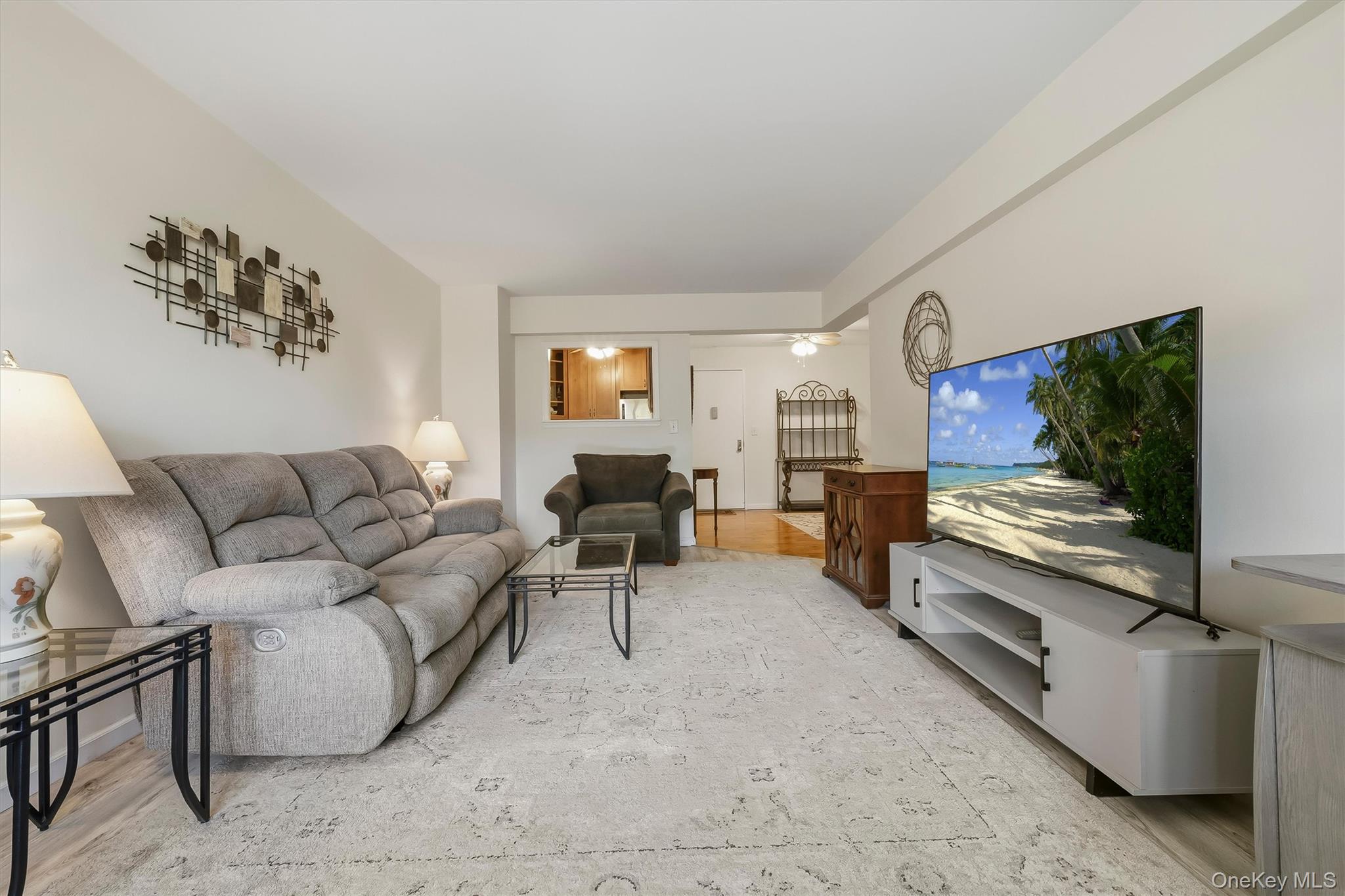 60 Barker Street, Unit 420 photo 13