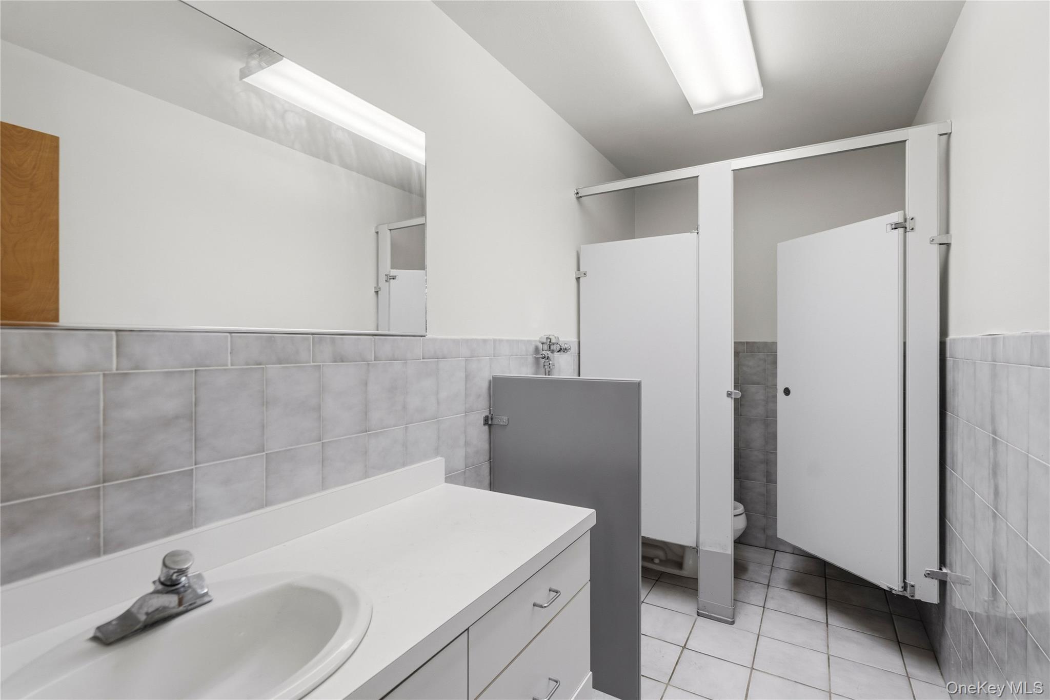 42-44 Broadway – For Sale photo 10