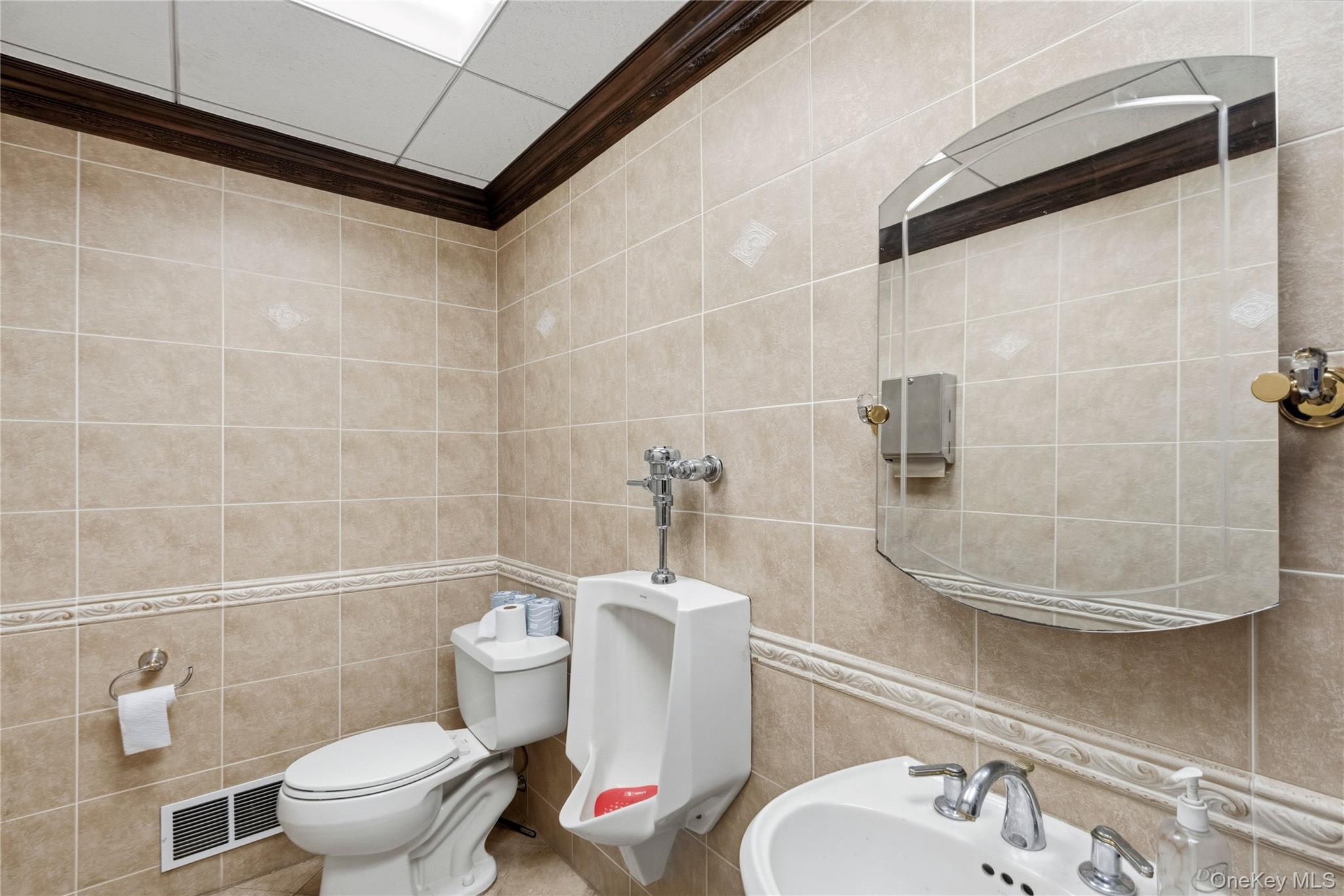 42-44 Broadway – For Sale photo 16