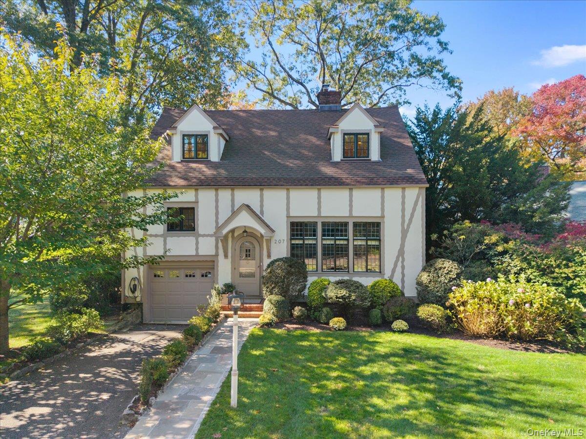 207 Mulberry Lane – For Sale