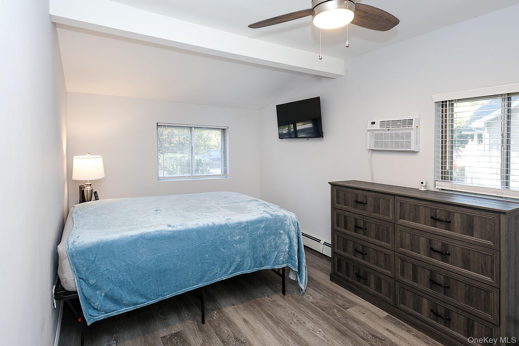 7 Hawthorne Ave – For Sale photo 11