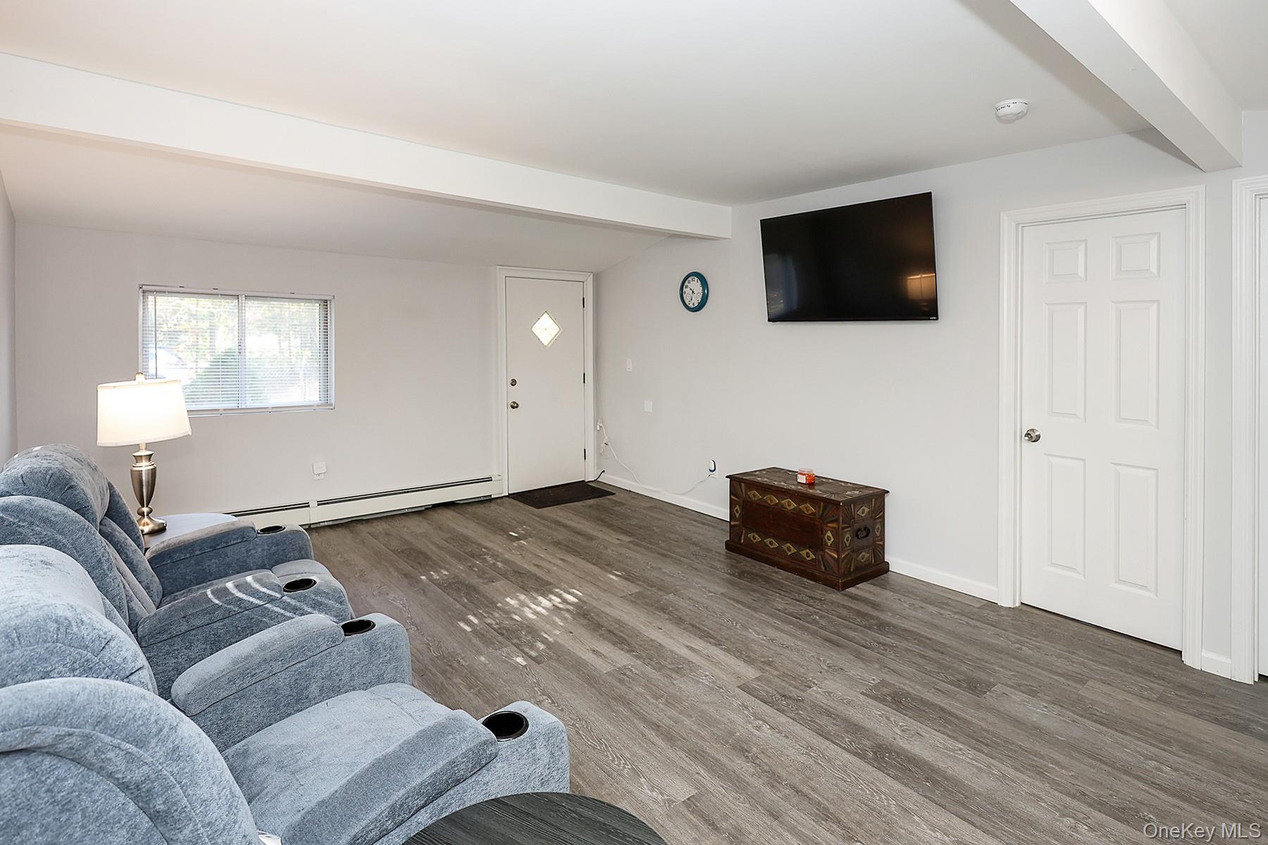 7 Hawthorne Ave – For Sale photo 5