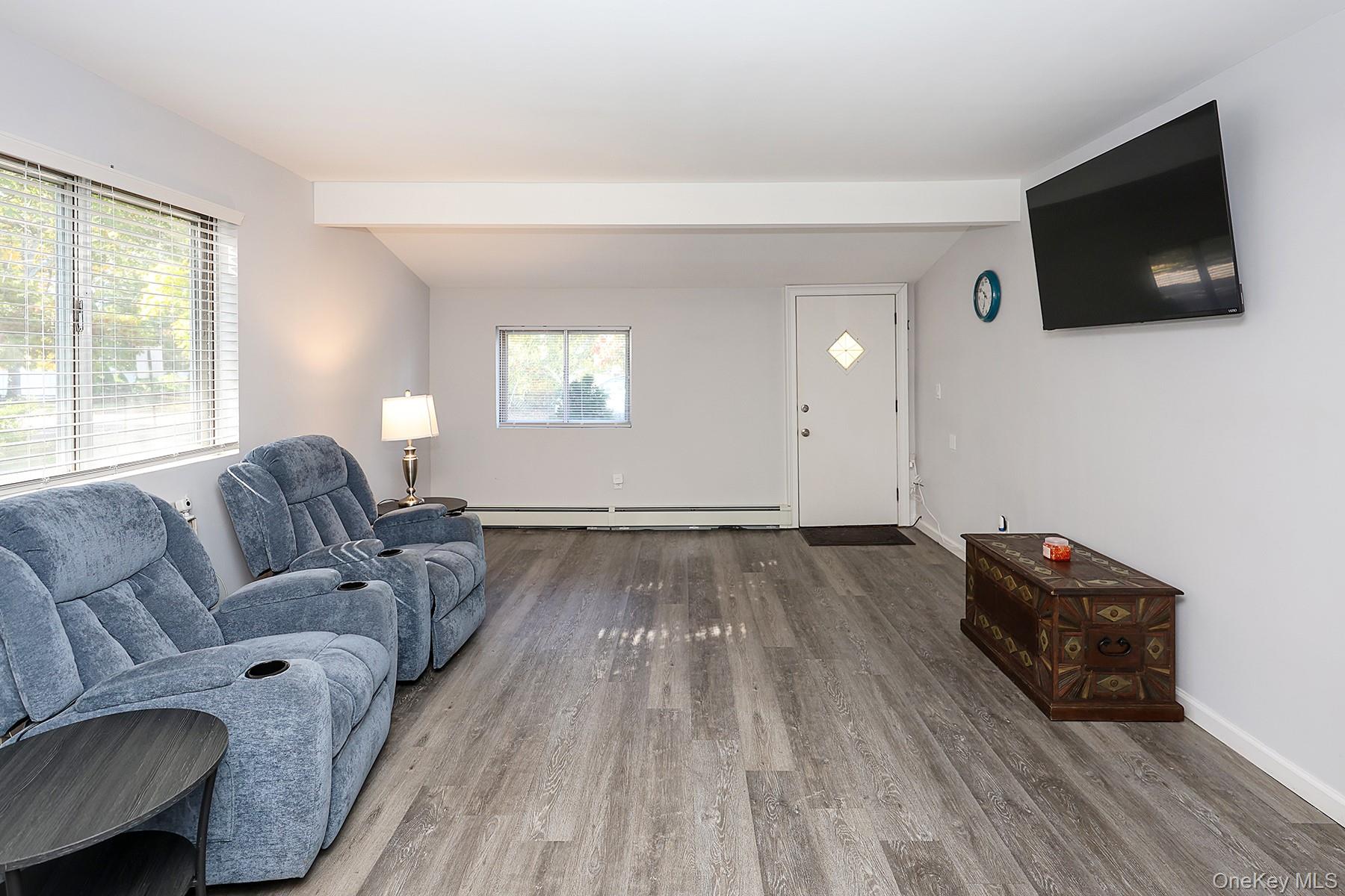 7 Hawthorne Ave – For Sale photo 6