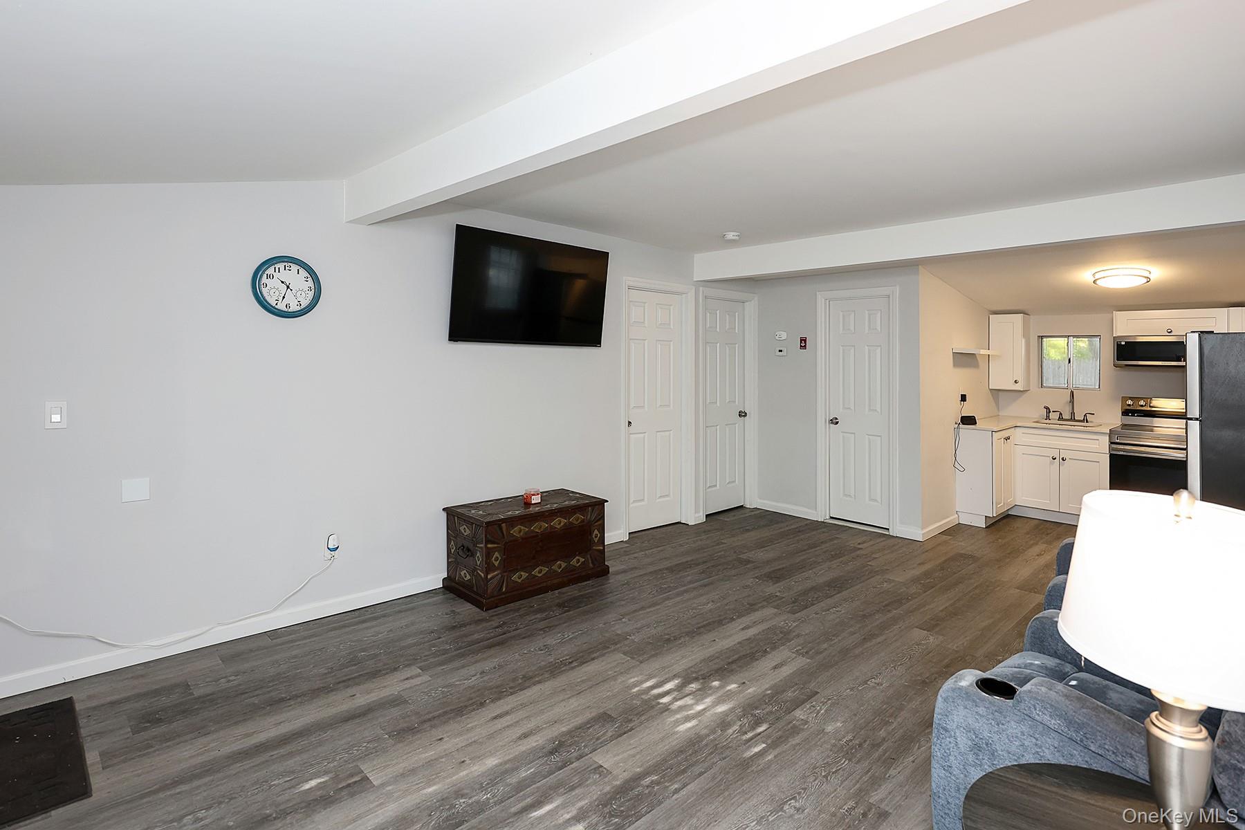 7 Hawthorne Ave – For Sale photo 4