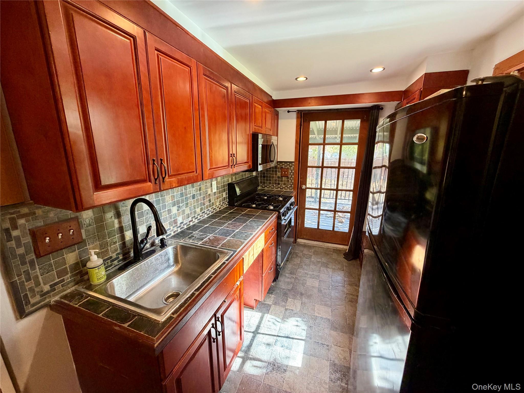 50 Forest Lane – For Rent photo 5