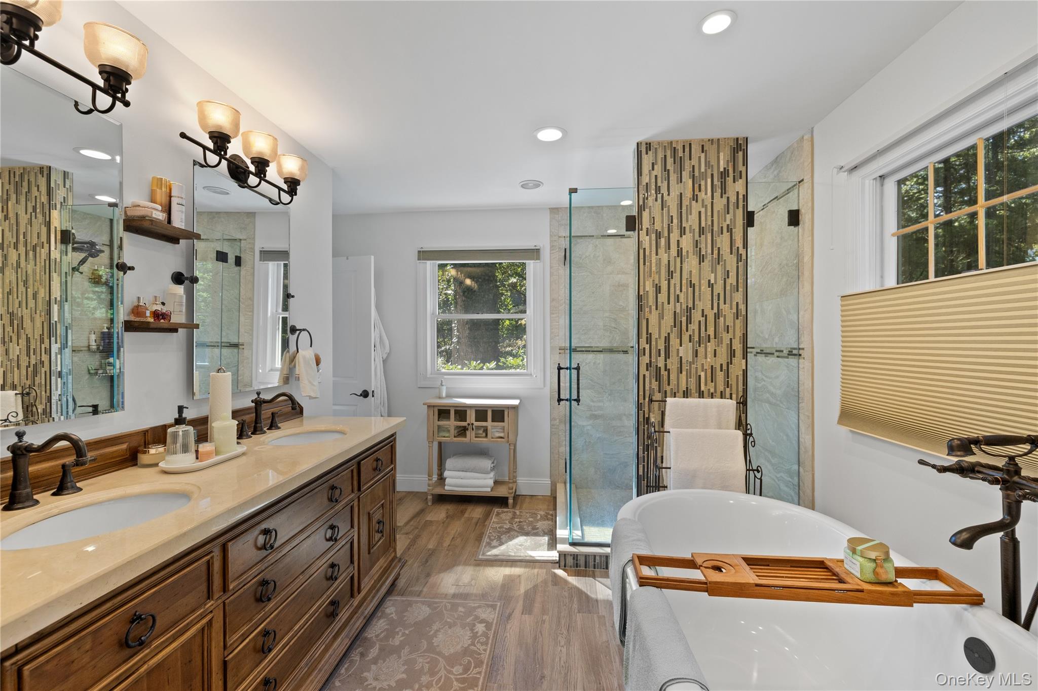 7 Soundview Drive – For Sale photo 19