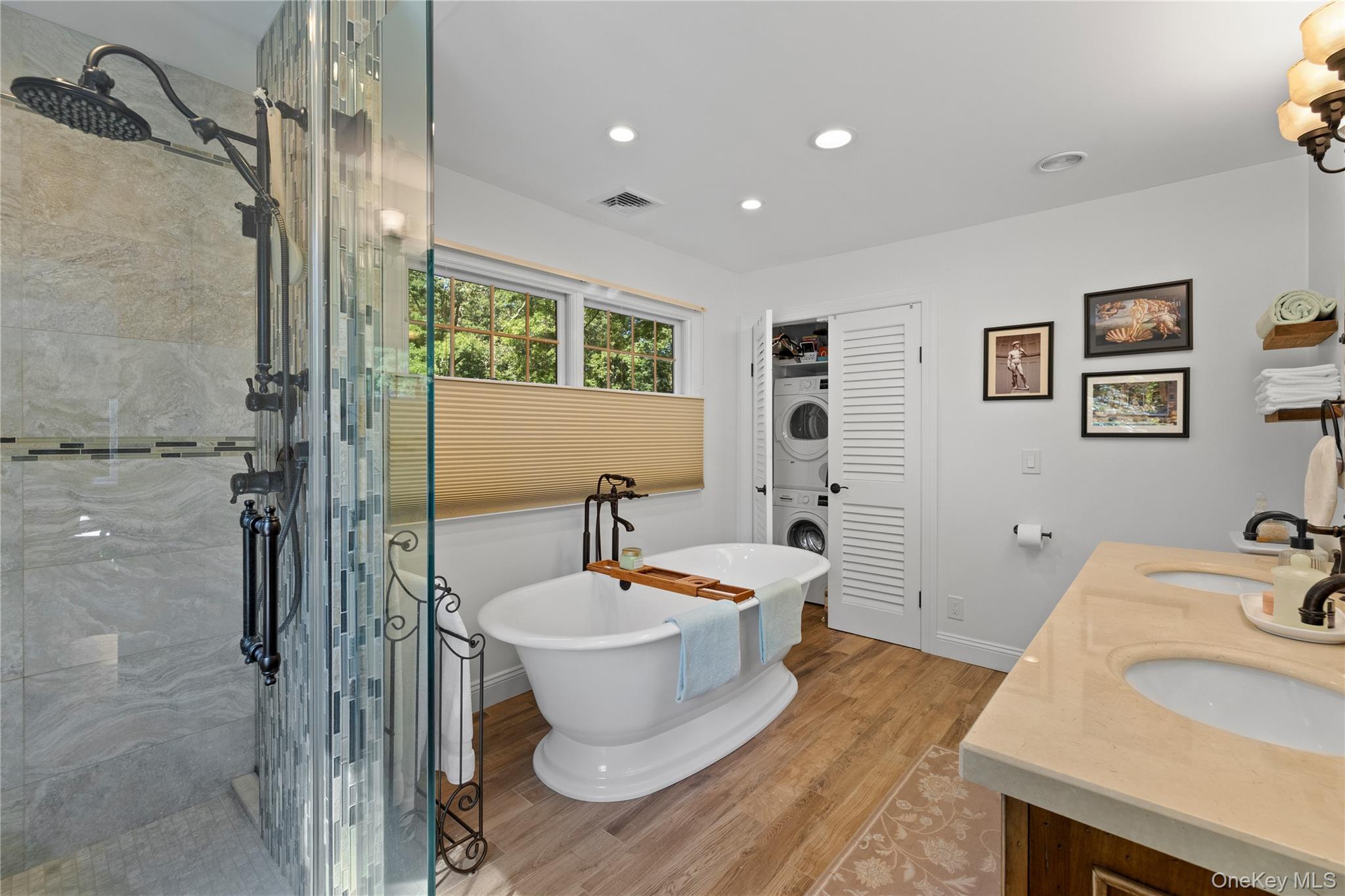 7 Soundview Drive – For Sale photo 18