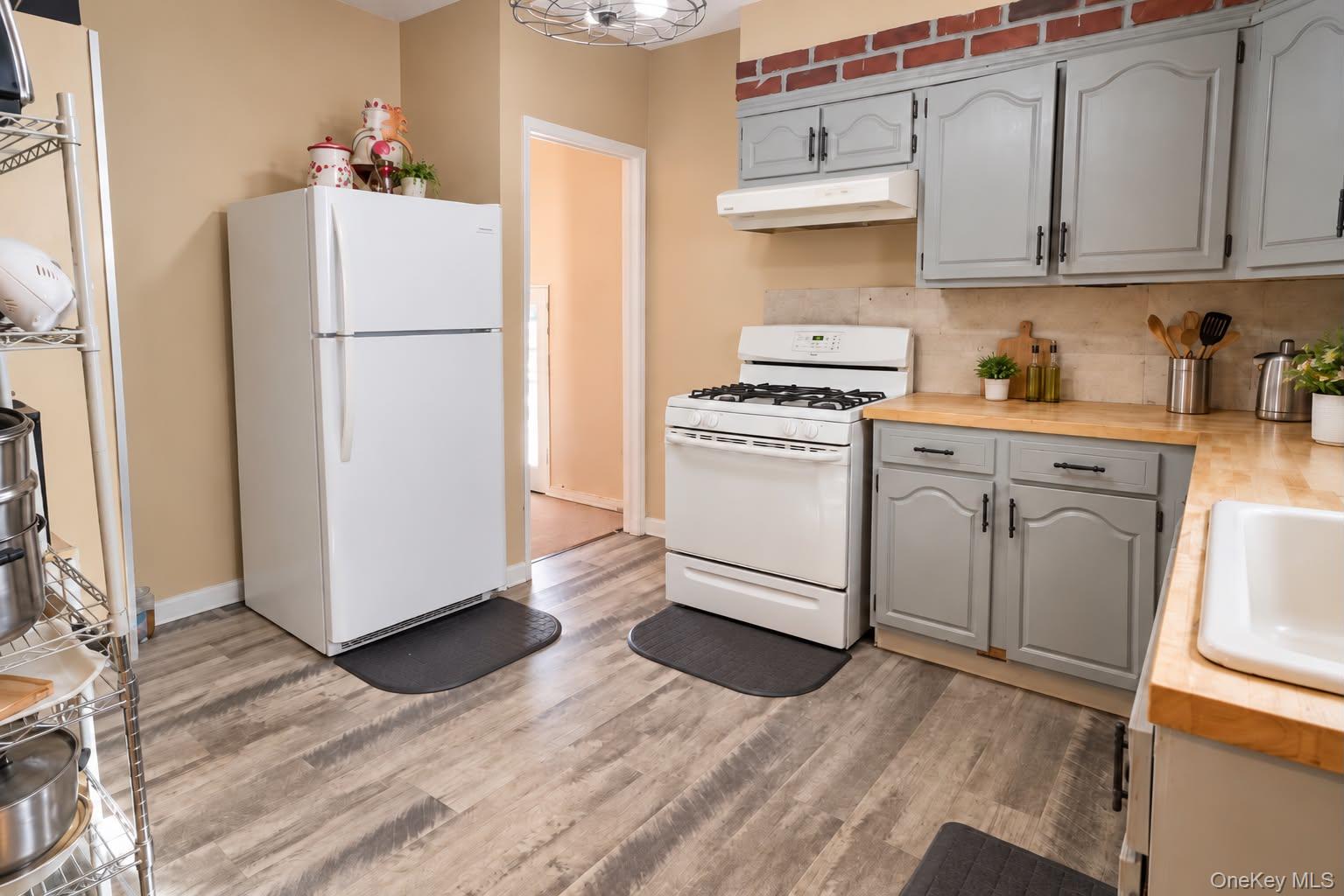 847 E 48th Street – For Sale photo 3