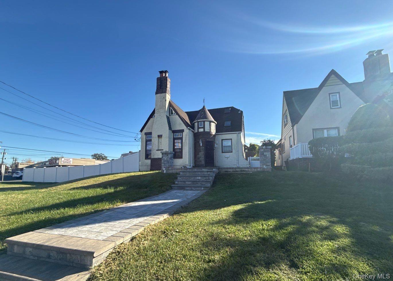 153 Main Street – For Sale photo 3