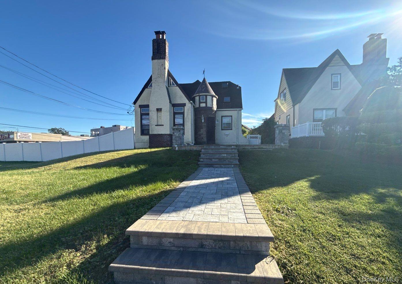 153 Main Street – For Sale