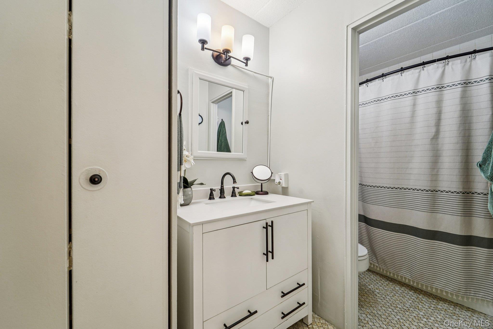 1085 Warburton Avenue, Unit 316 photo 19