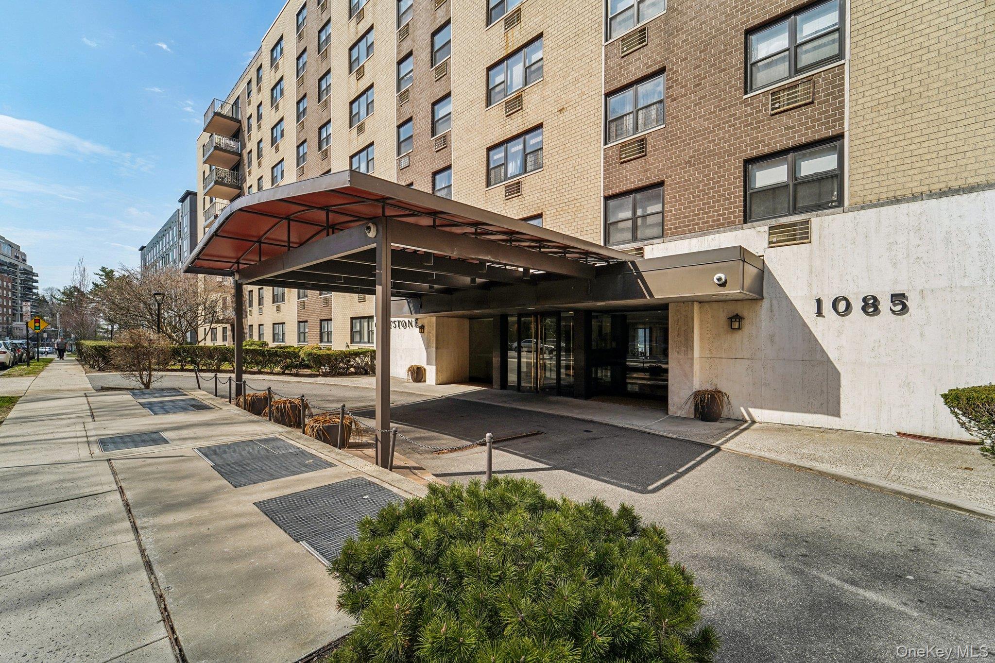 1085 Warburton Avenue, Unit 316 photo 43