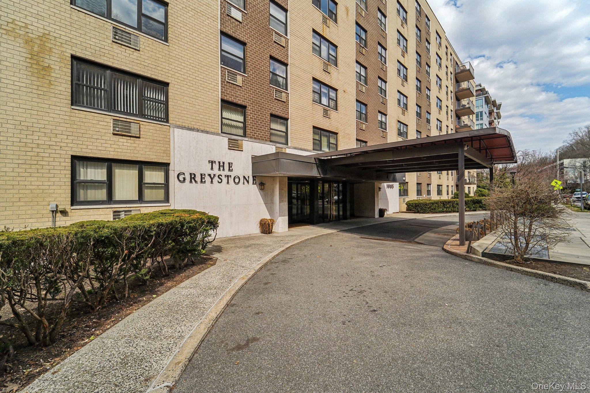 1085 Warburton Avenue, Unit 316