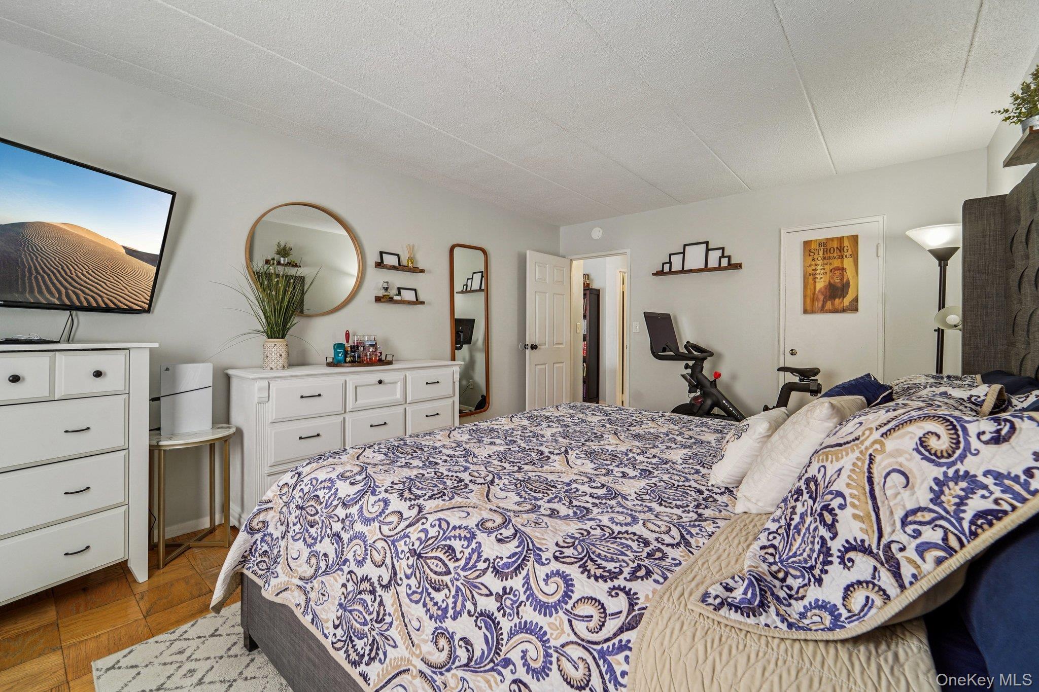 1085 Warburton Avenue, Unit 316 photo 23