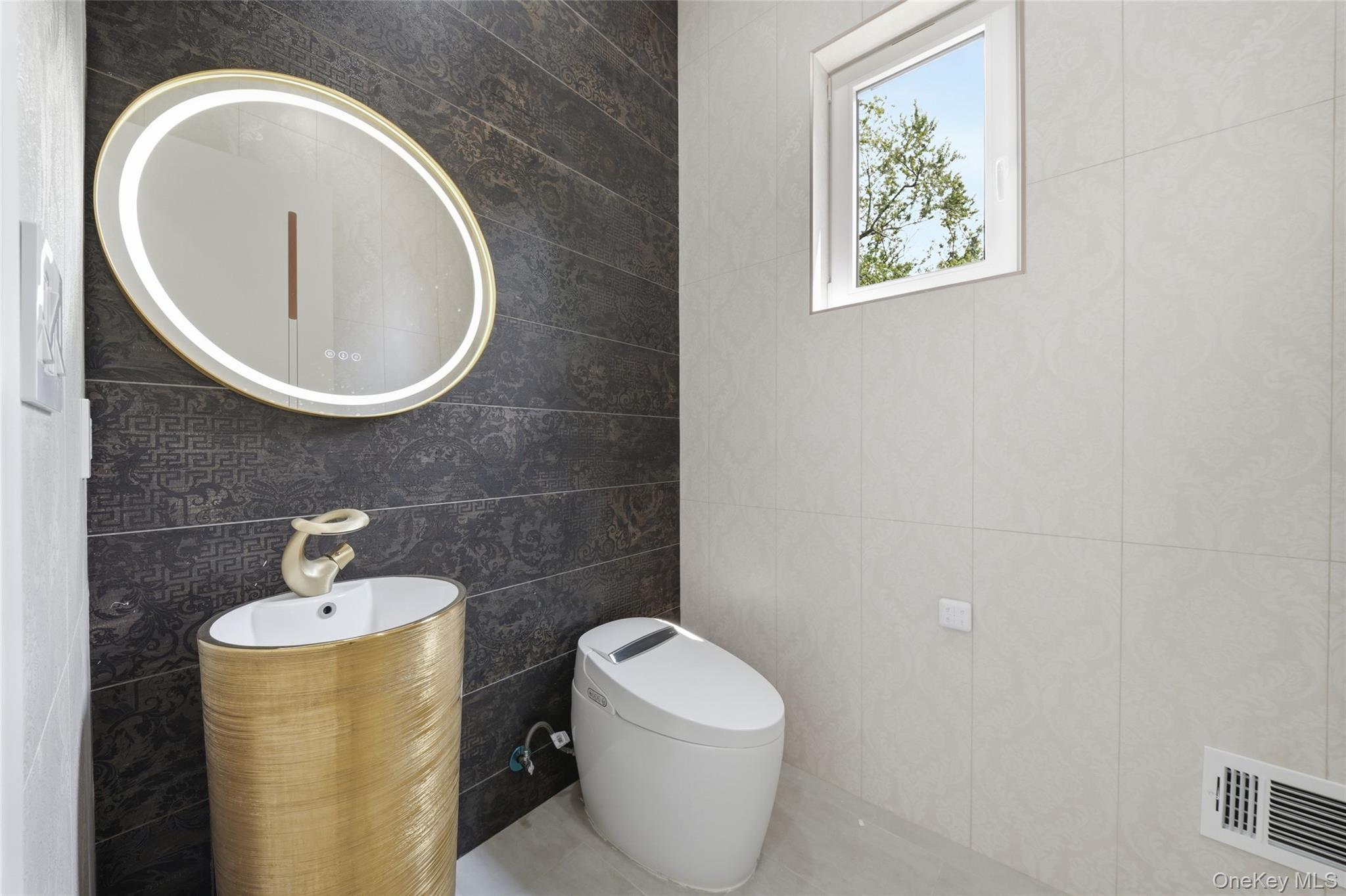 24 Surrey Lane – For Sale photo 10