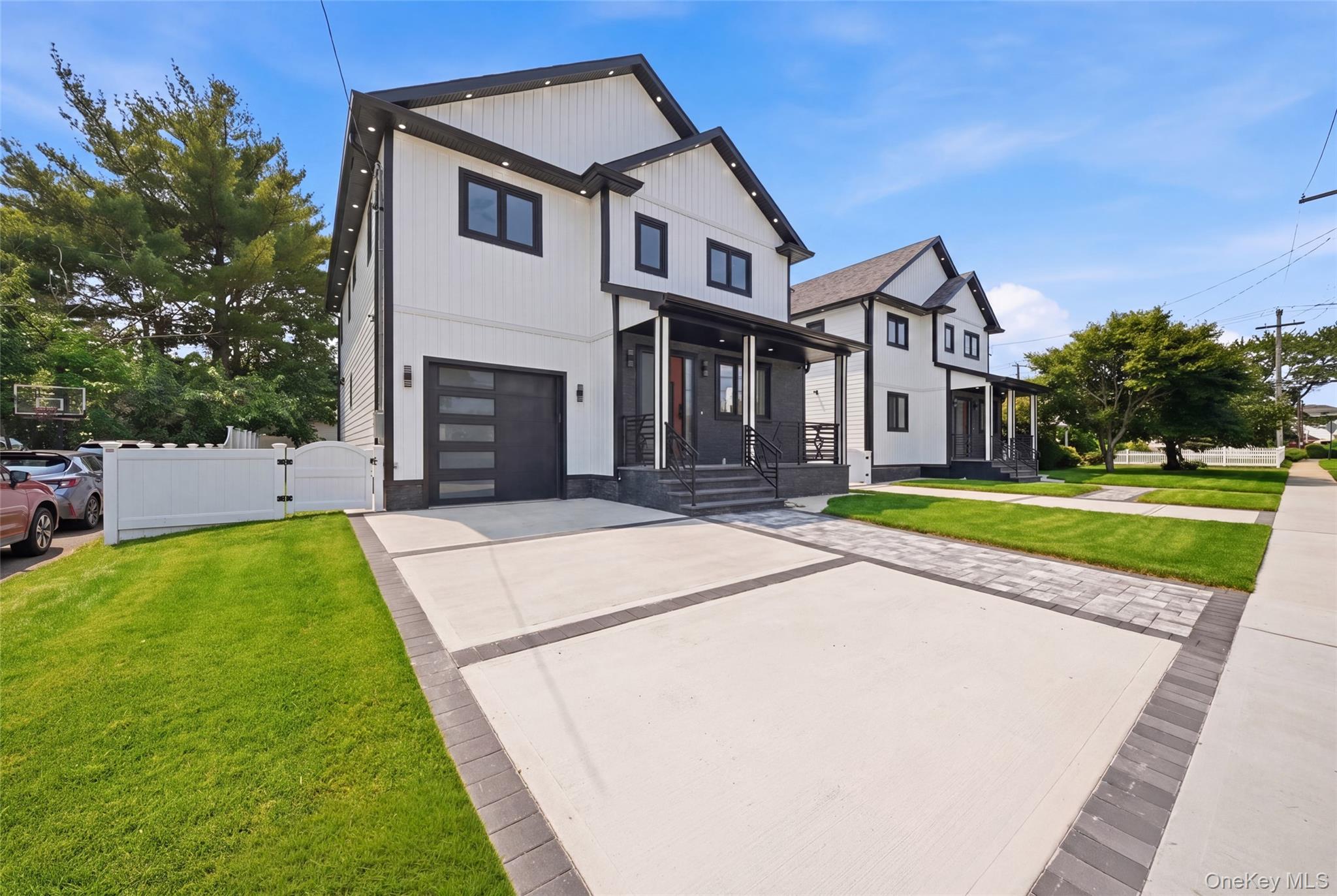 24 Surrey Lane – For Sale photo 2