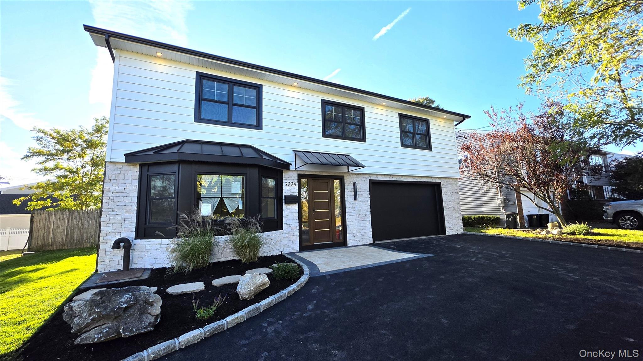 2794 Lincoln Boulevard – For Sale