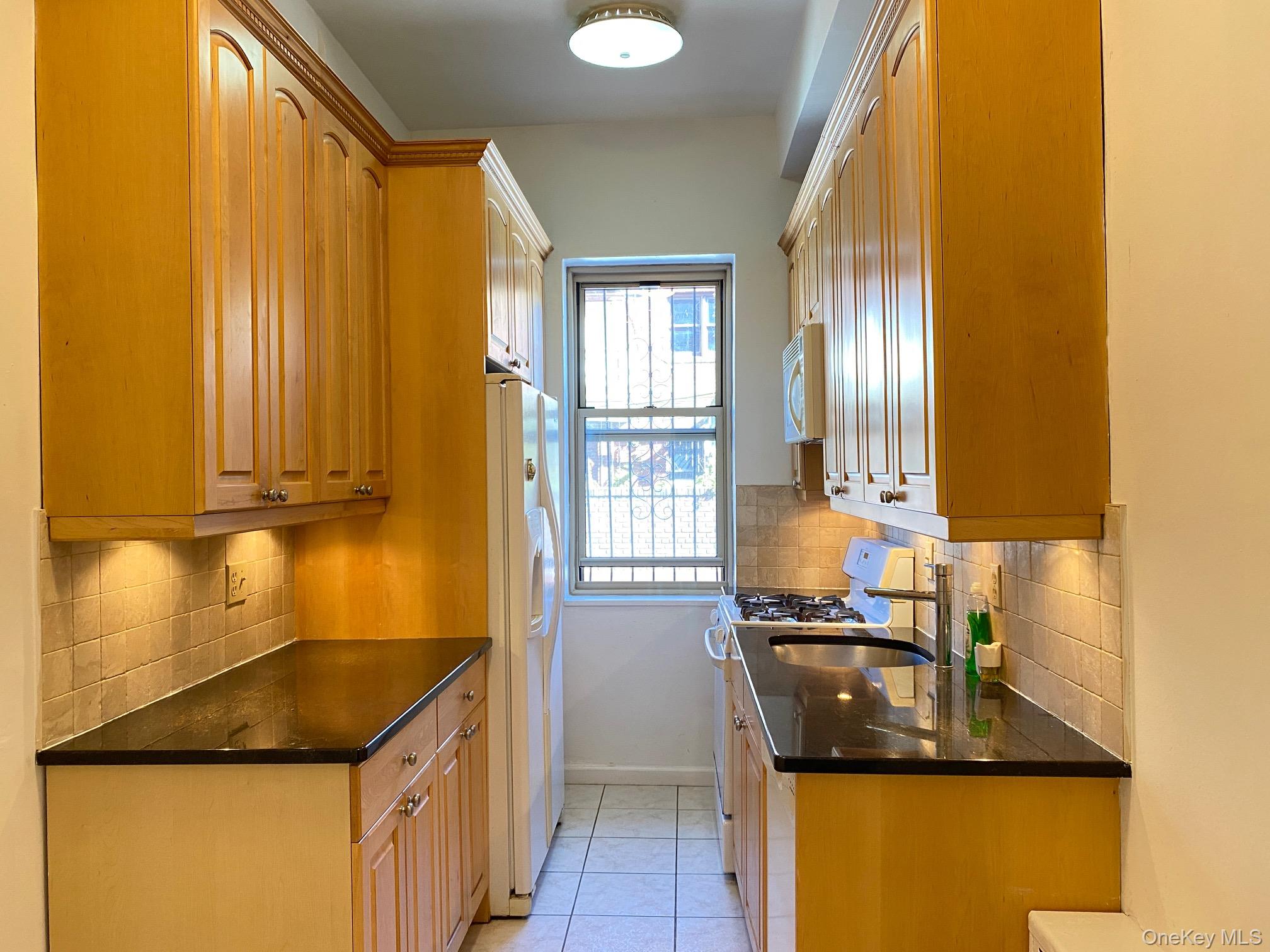 67-25 Clyde Street, Unit 1K photo 3