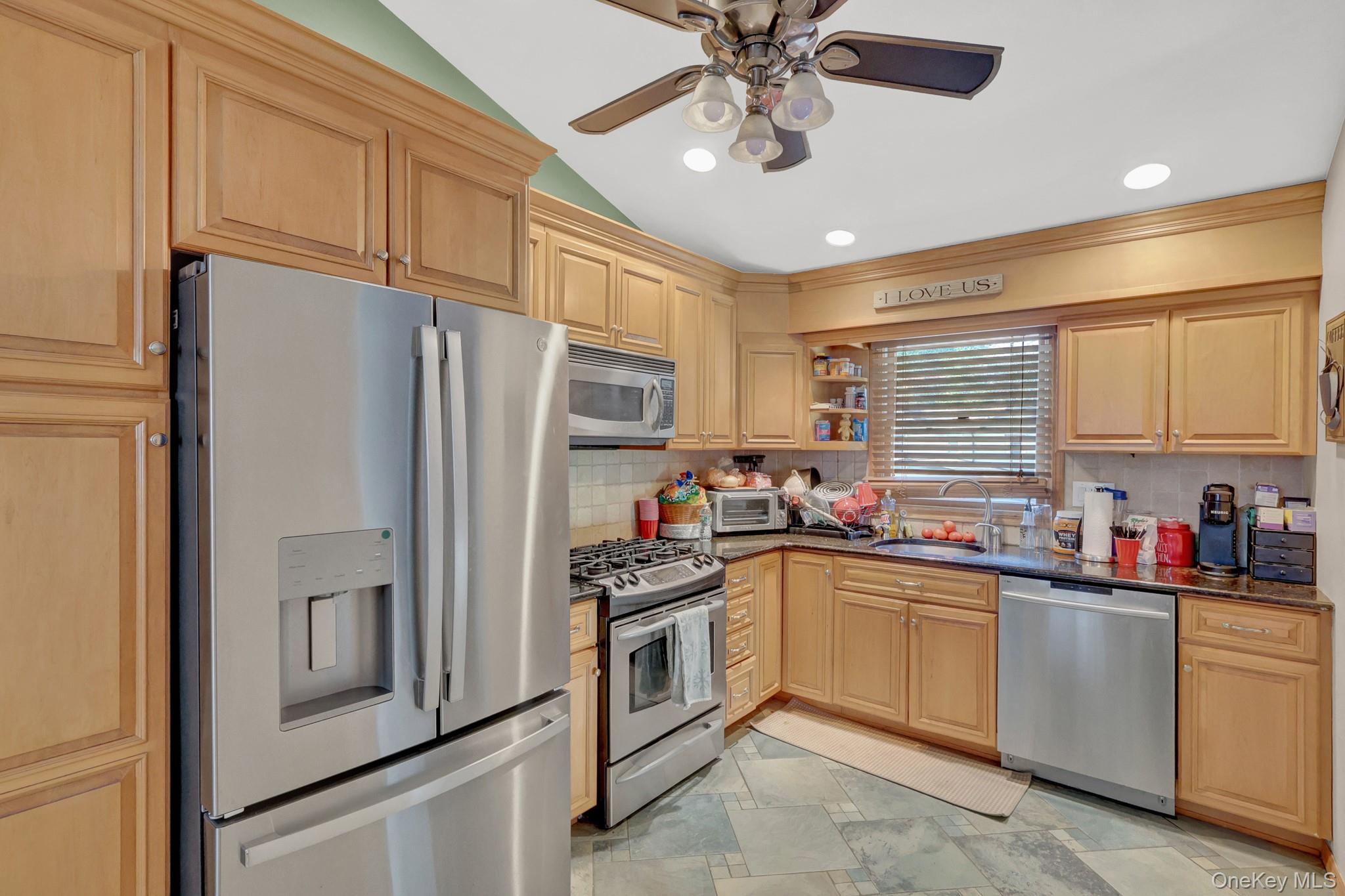 16 Ireland Place – For Sale photo 11