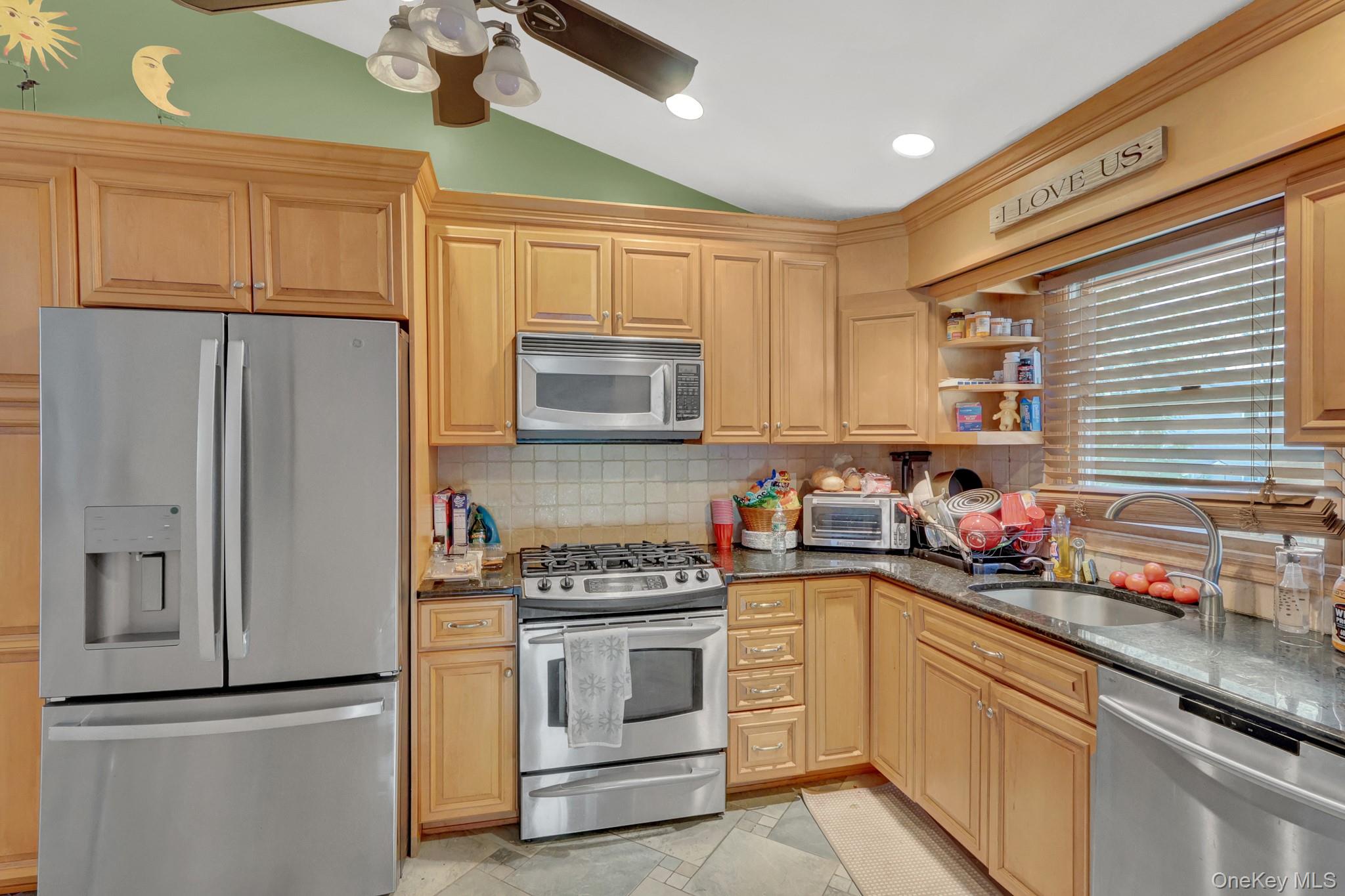 16 Ireland Place – For Sale photo 9