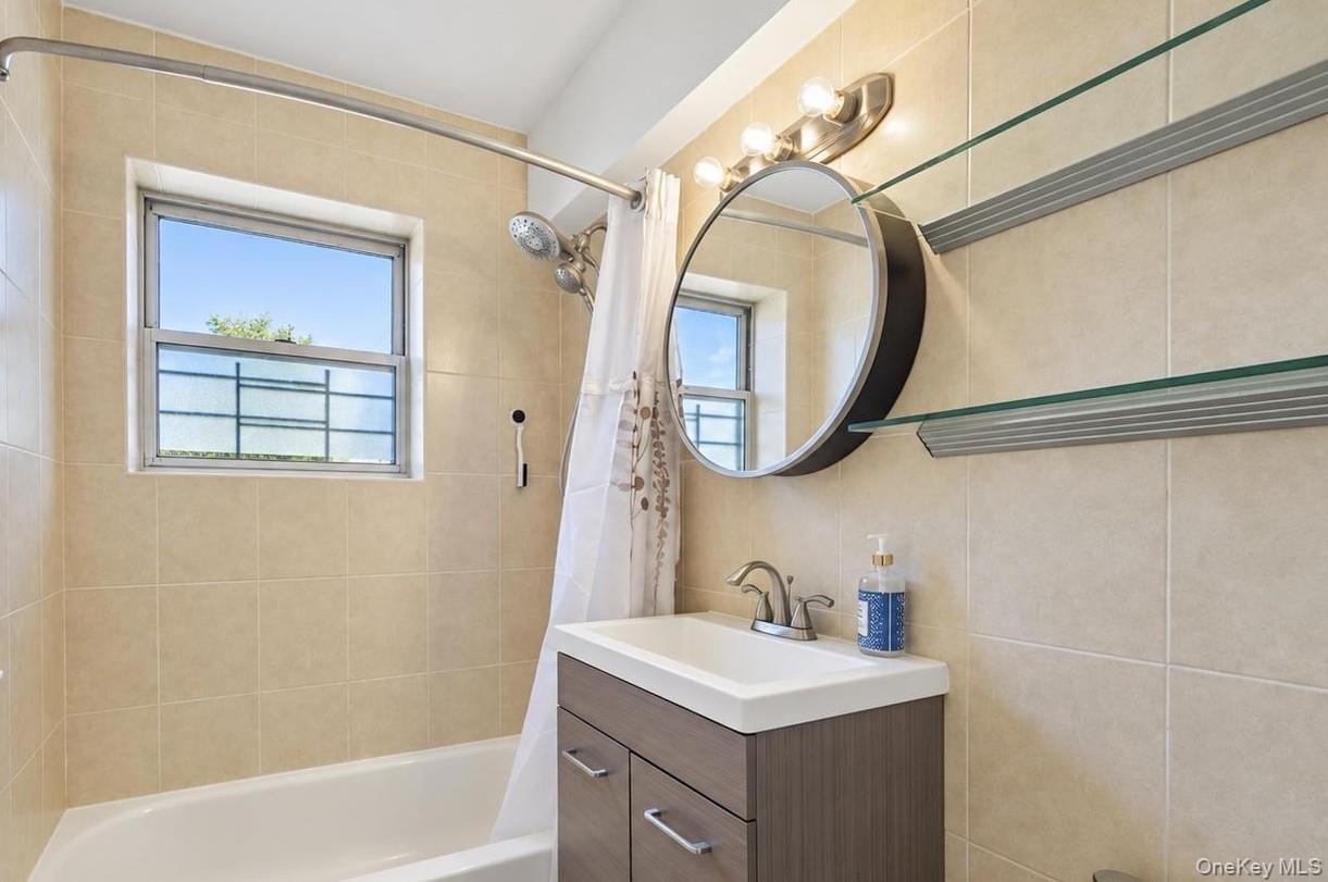111-25 66th Avenue, Unit 1A photo 4