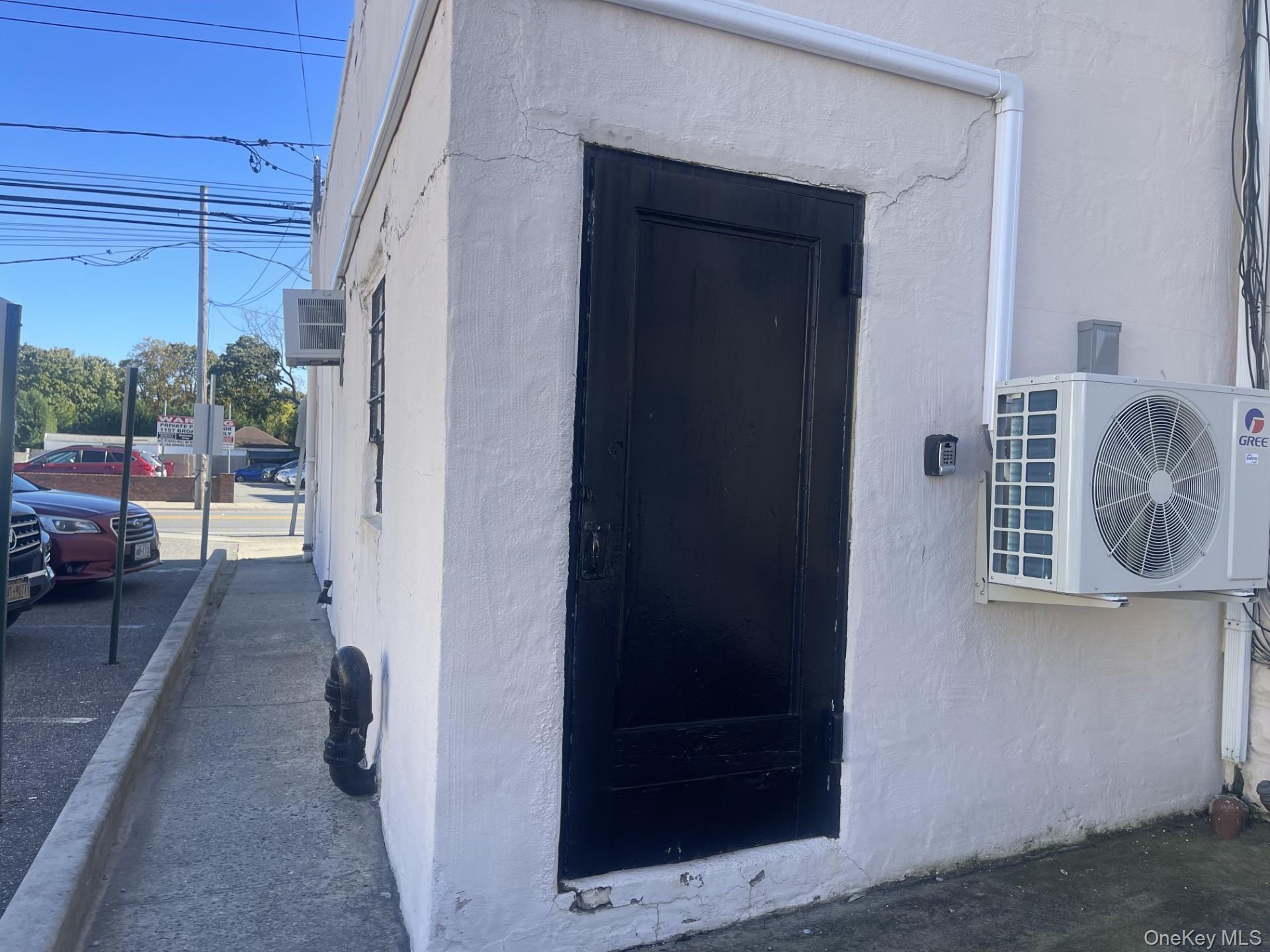 1152 A Broadway – For Rent photo 4