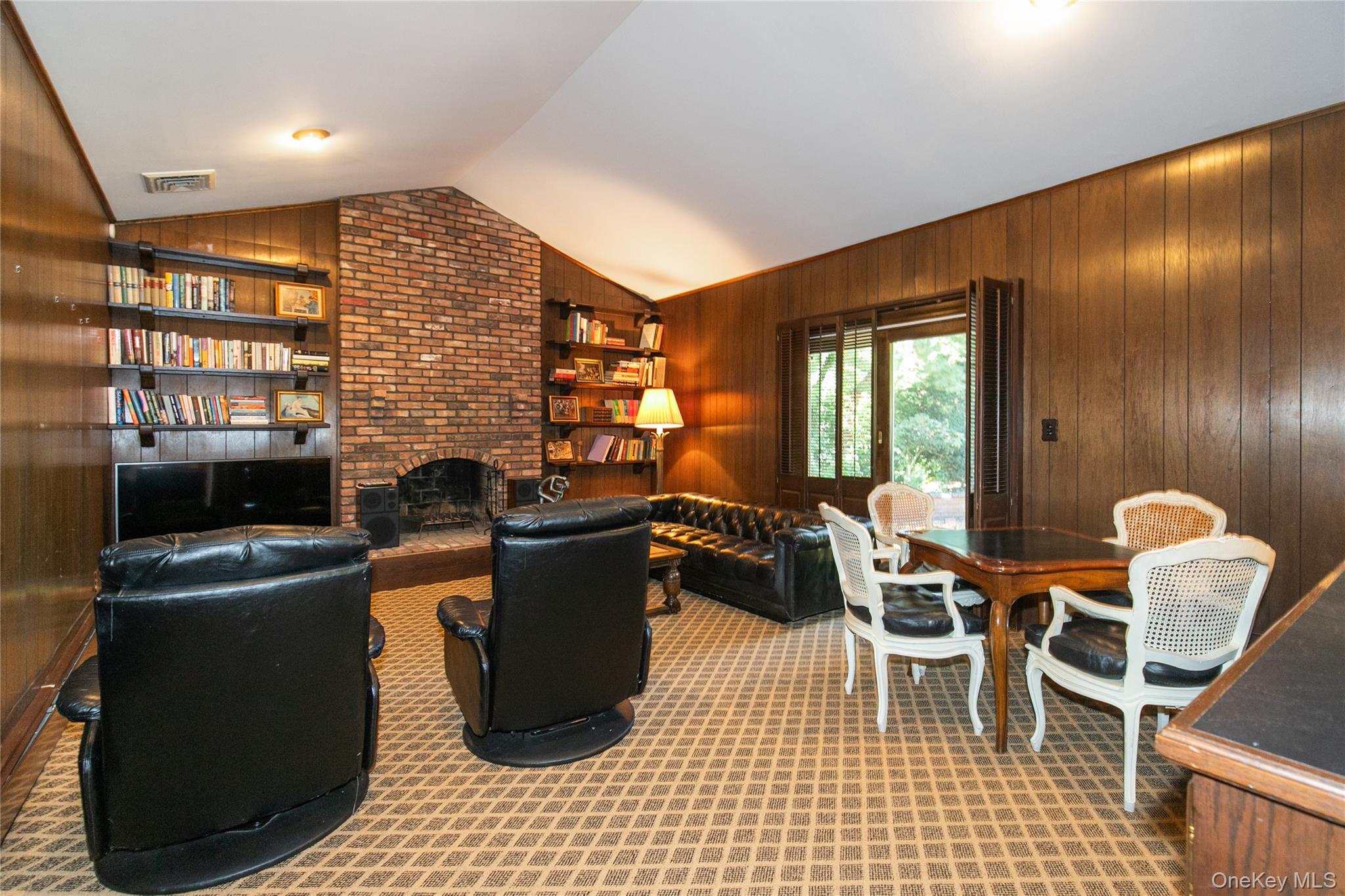 6 Pin Oak Drive – For Sale photo 15