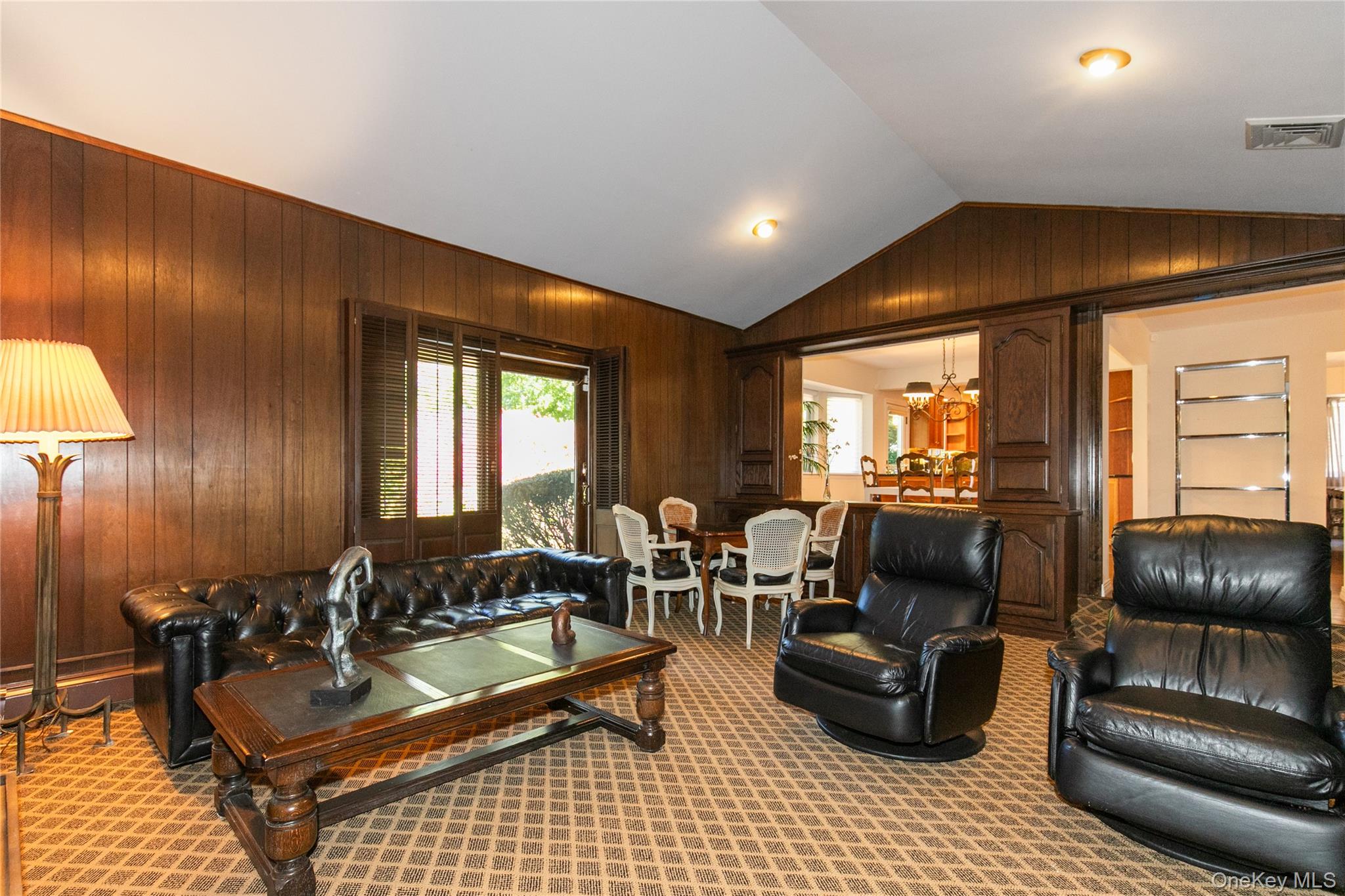 6 Pin Oak Drive – For Sale photo 16