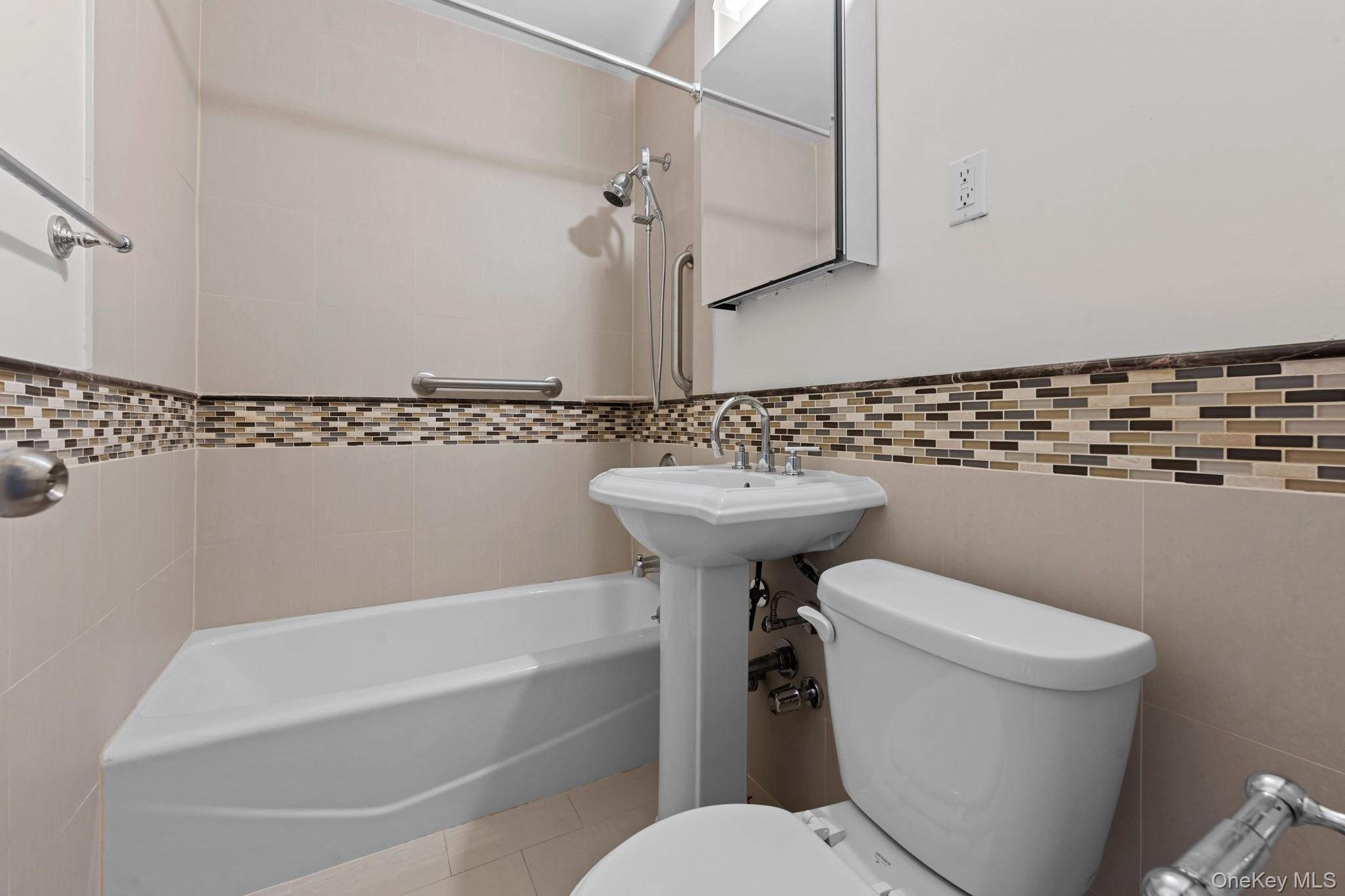 23-35 Bell Boulevard, Unit 1E2 photo 11