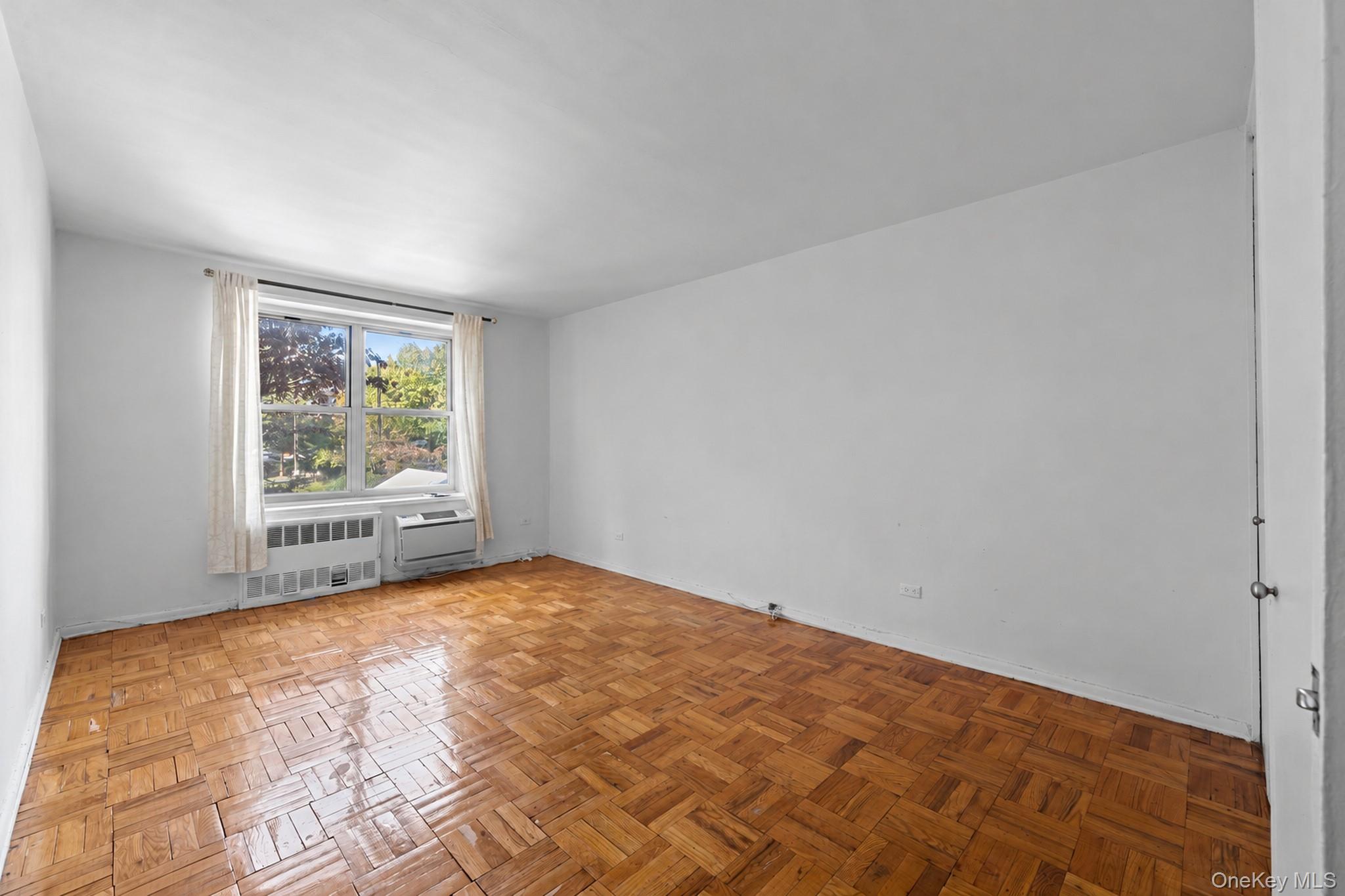 23-35 Bell Boulevard, Unit 1E2 photo 12