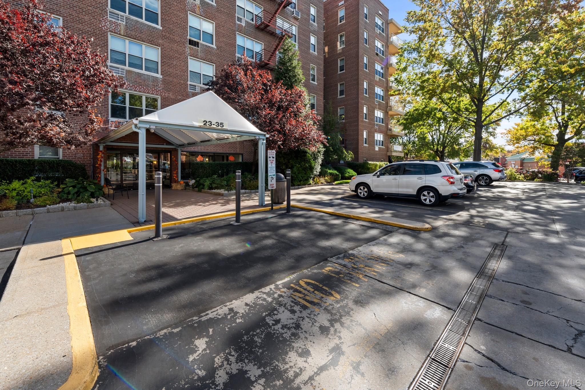 23-35 Bell Boulevard, Unit 1E2 photo 2