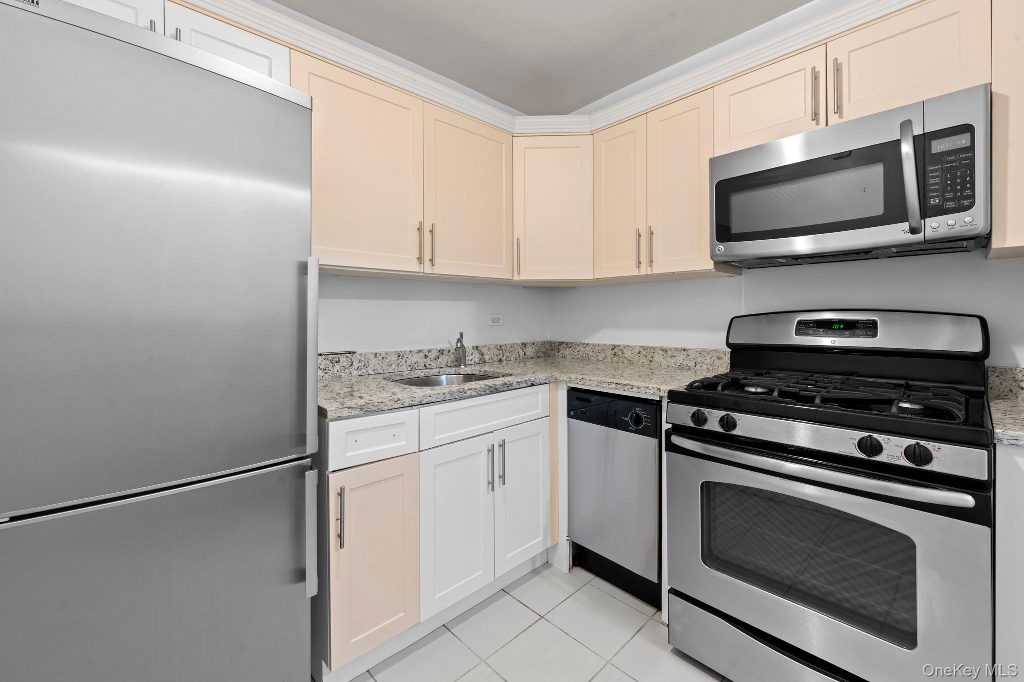 23-35 Bell Boulevard, Unit 1E2 photo 8
