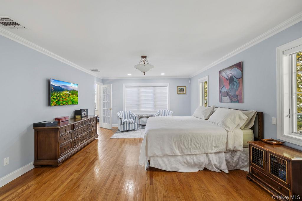 8 Village Green – For Sale photo 17