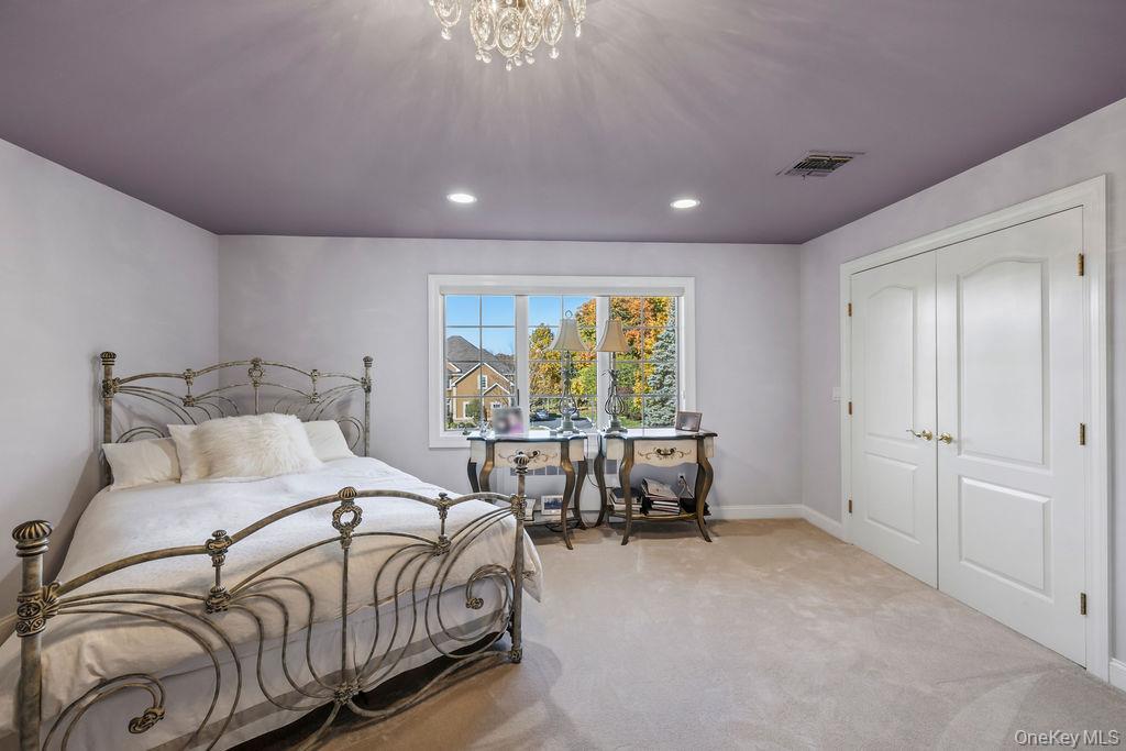 8 Village Green – For Sale photo 22