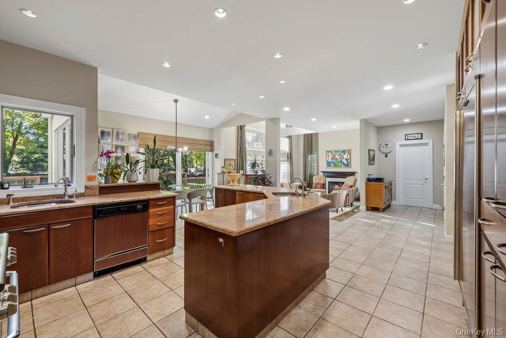 8 Village Green – For Sale photo 12