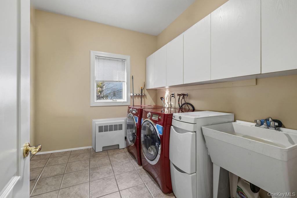 8 Village Green – For Sale photo 23