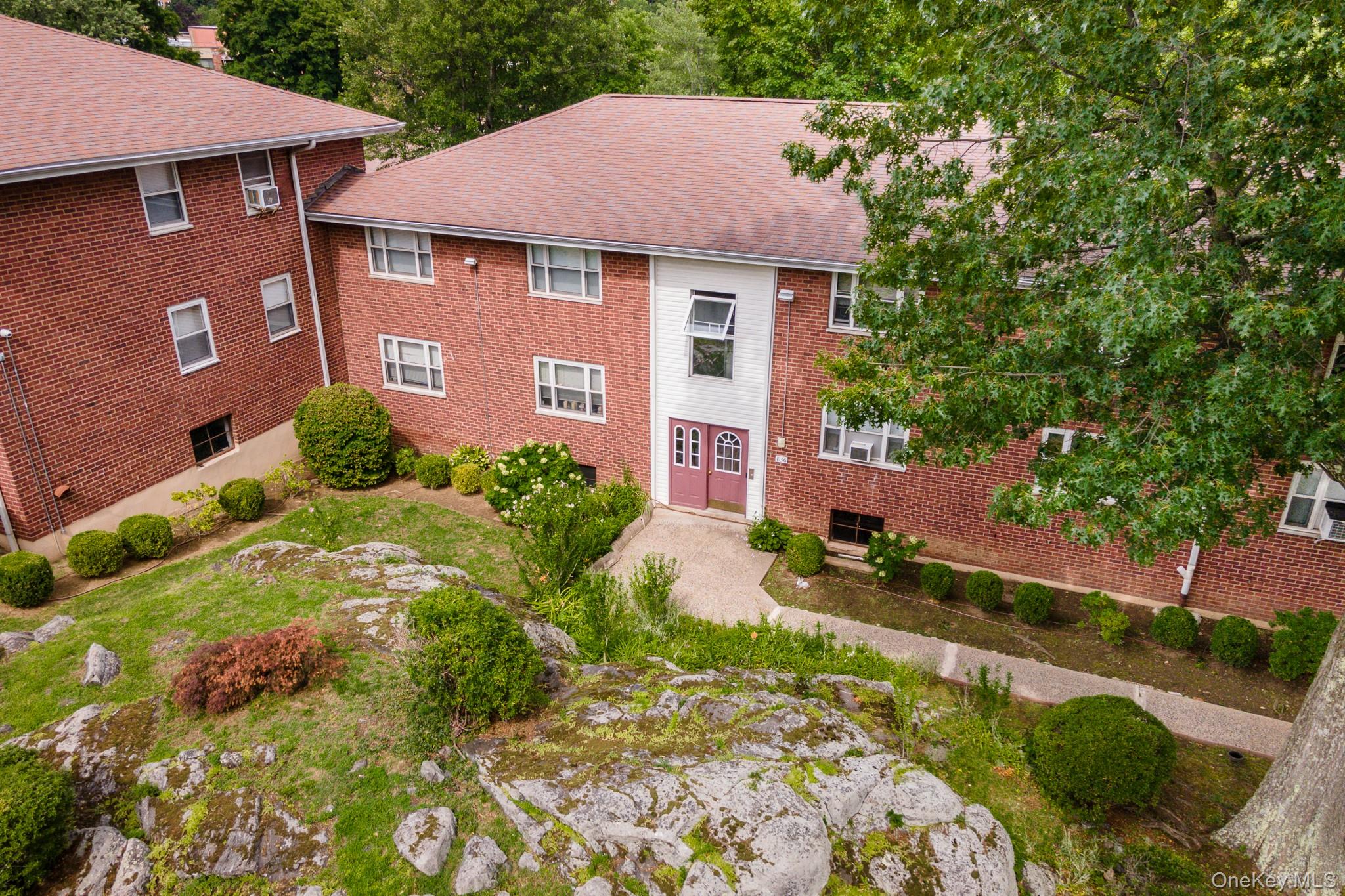 836 N Broadway, Unit 2E photo 23