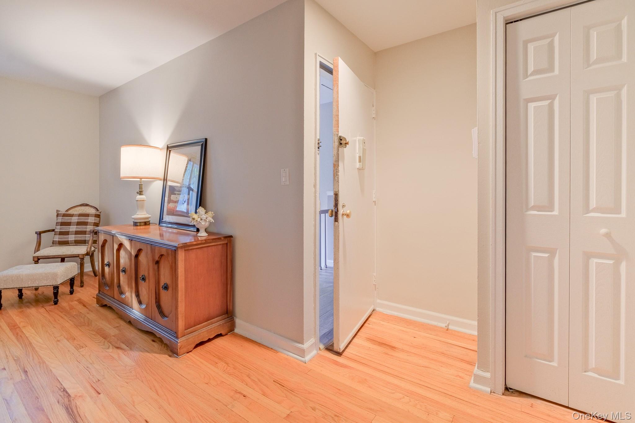 836 N Broadway, Unit 2E photo 4