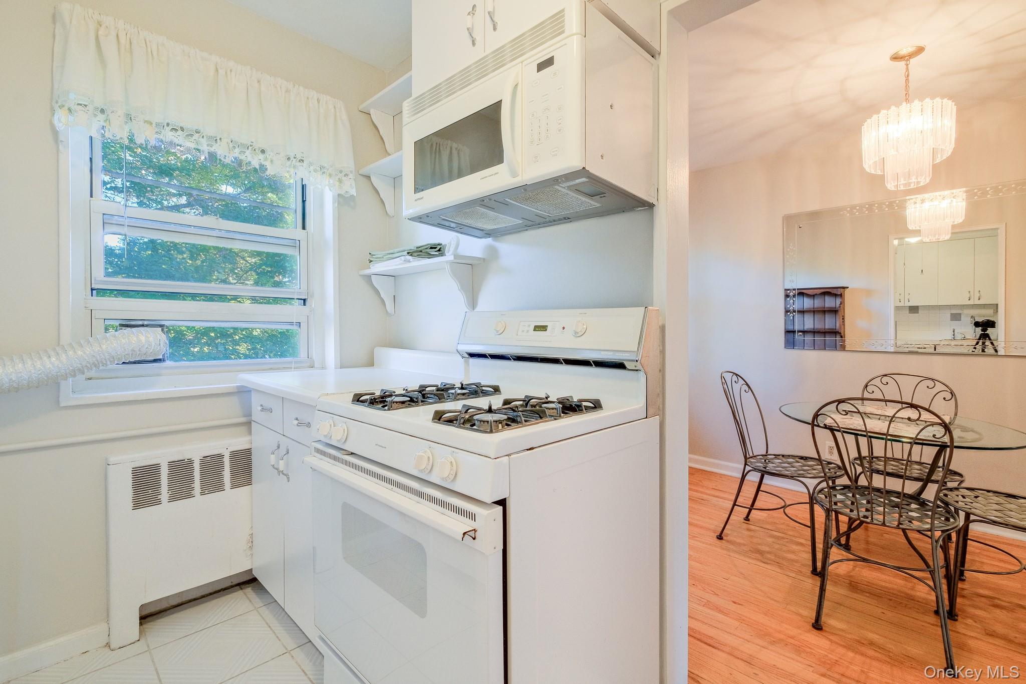 836 N Broadway, Unit 2E photo 14