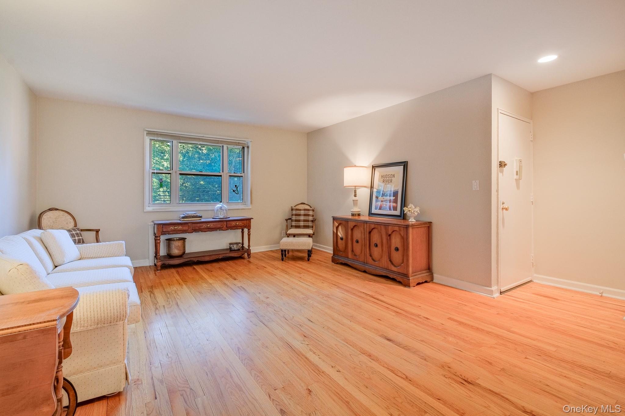 836 N Broadway, Unit 2E photo 6