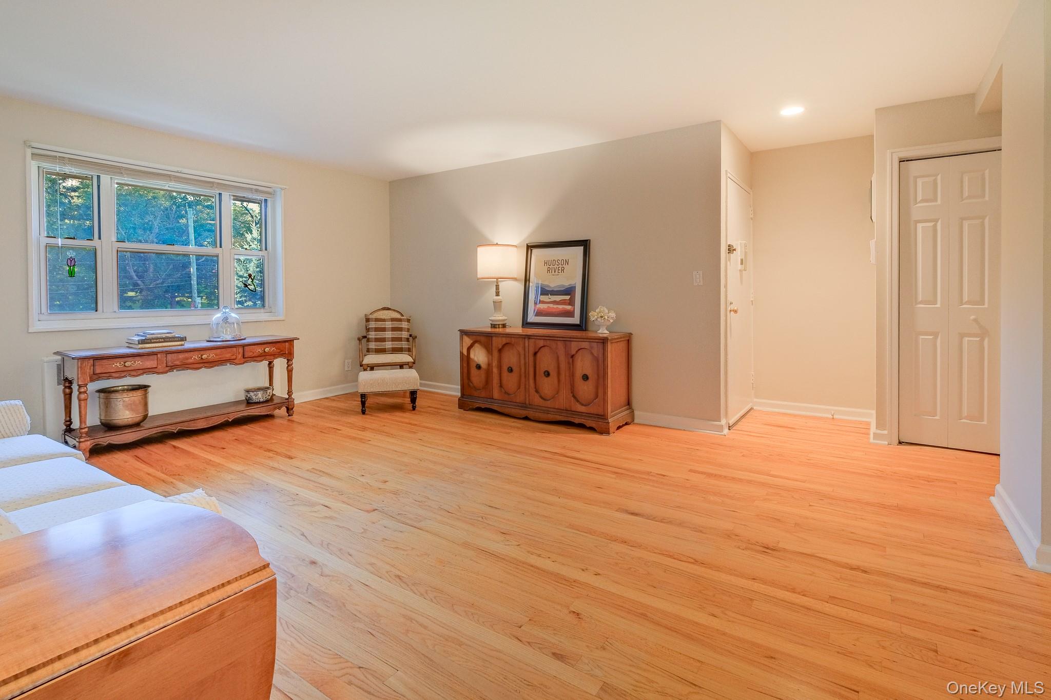 836 N Broadway, Unit 2E photo 7