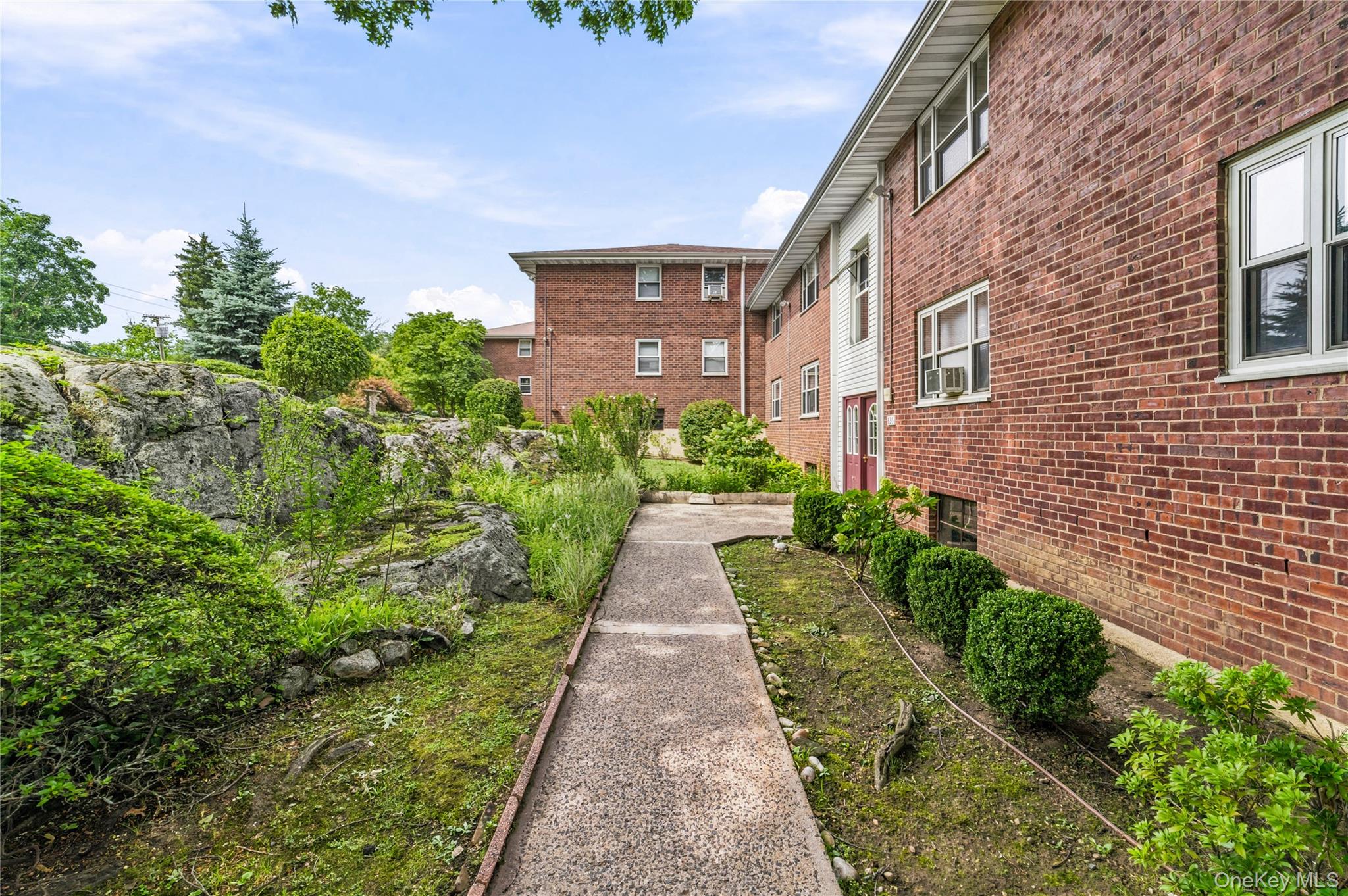 836 N Broadway, Unit 2E photo 24
