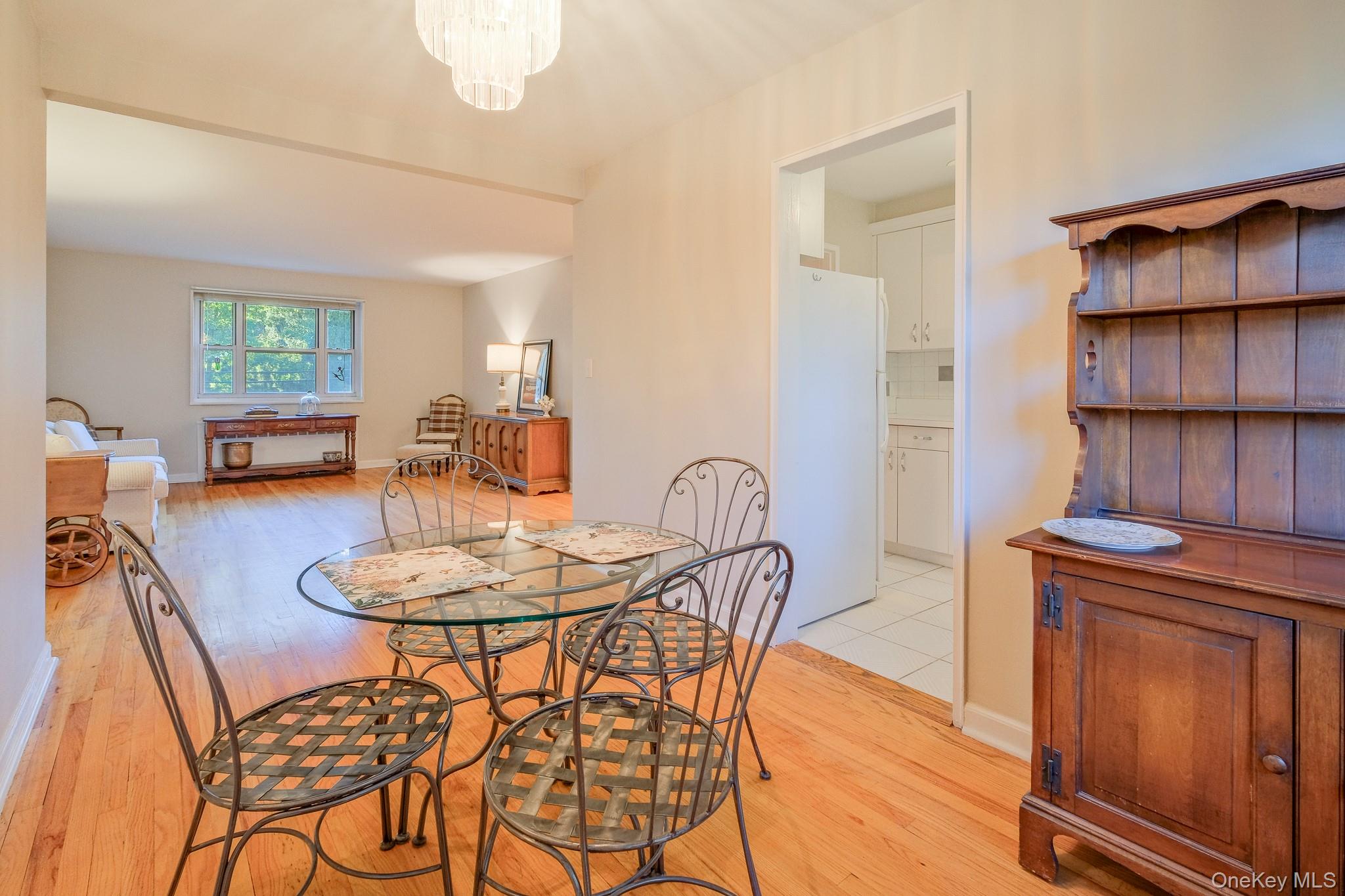 836 N Broadway, Unit 2E photo 12
